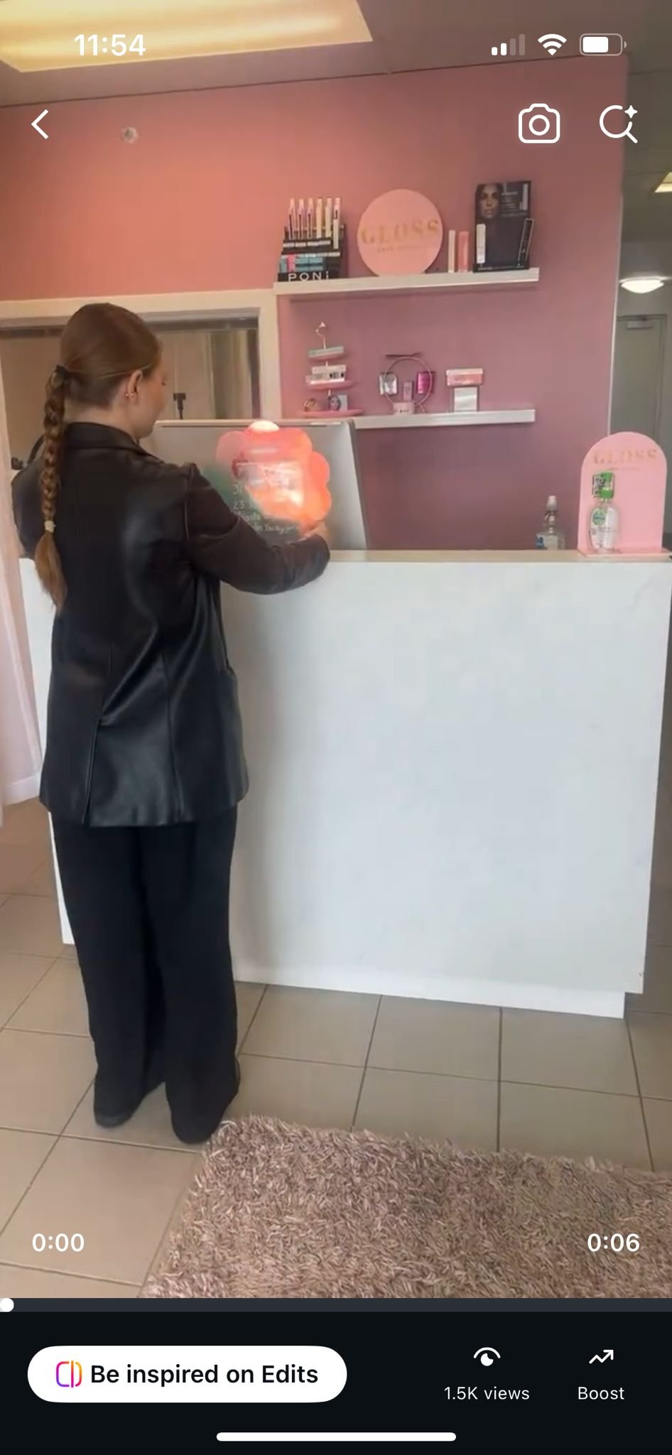 eyelash studio work experience beauty industry Lash work experience at Gloss Lash Lounge in Mandurah, hands-on salon training opportunity for aspiring lash artists gaining real-world experience in lash extensions and beauty services.