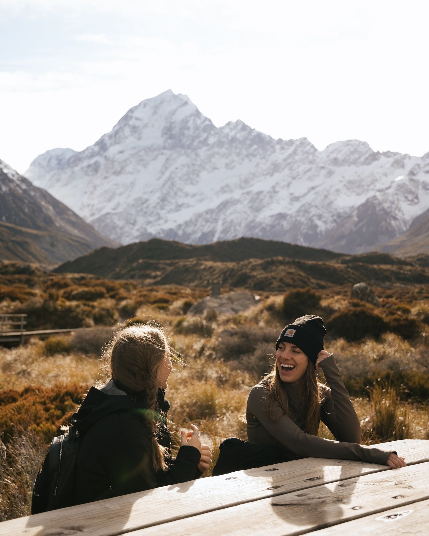 Round up the crew! The weekend is here 😃 🥾🏔️☕️🥞 (📷 @allygracemoore @_allygracecreative)