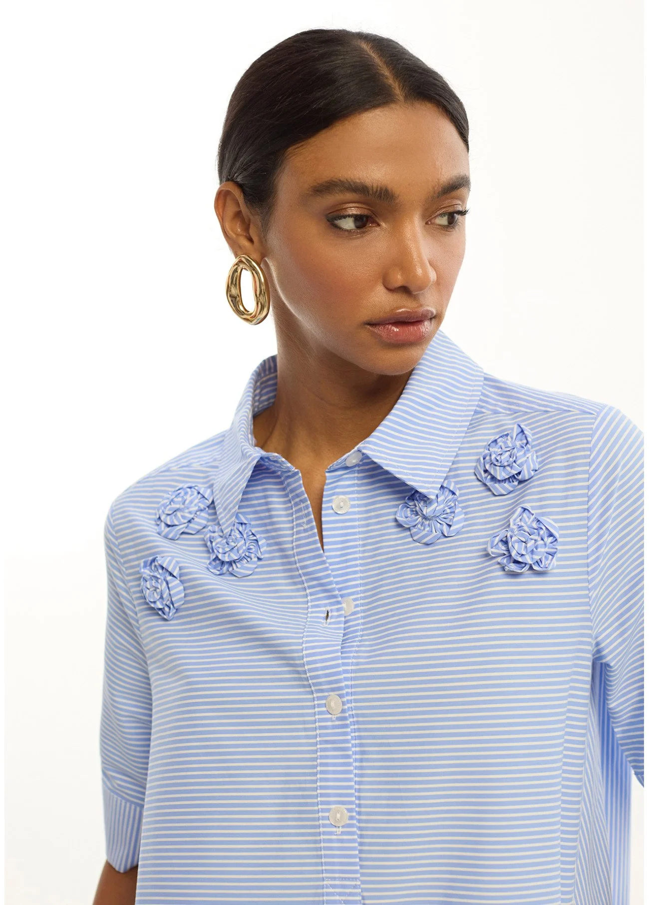 vestido-corto-popelin-rayas-flores-bordadas (1).jpg