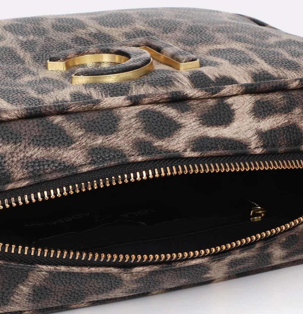 bandolera-leopardo-cuadrada-lola-casademunt2.png