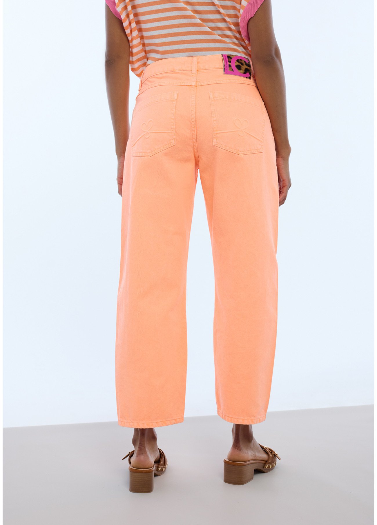 pantalon-carrot-fluor (1).jpg