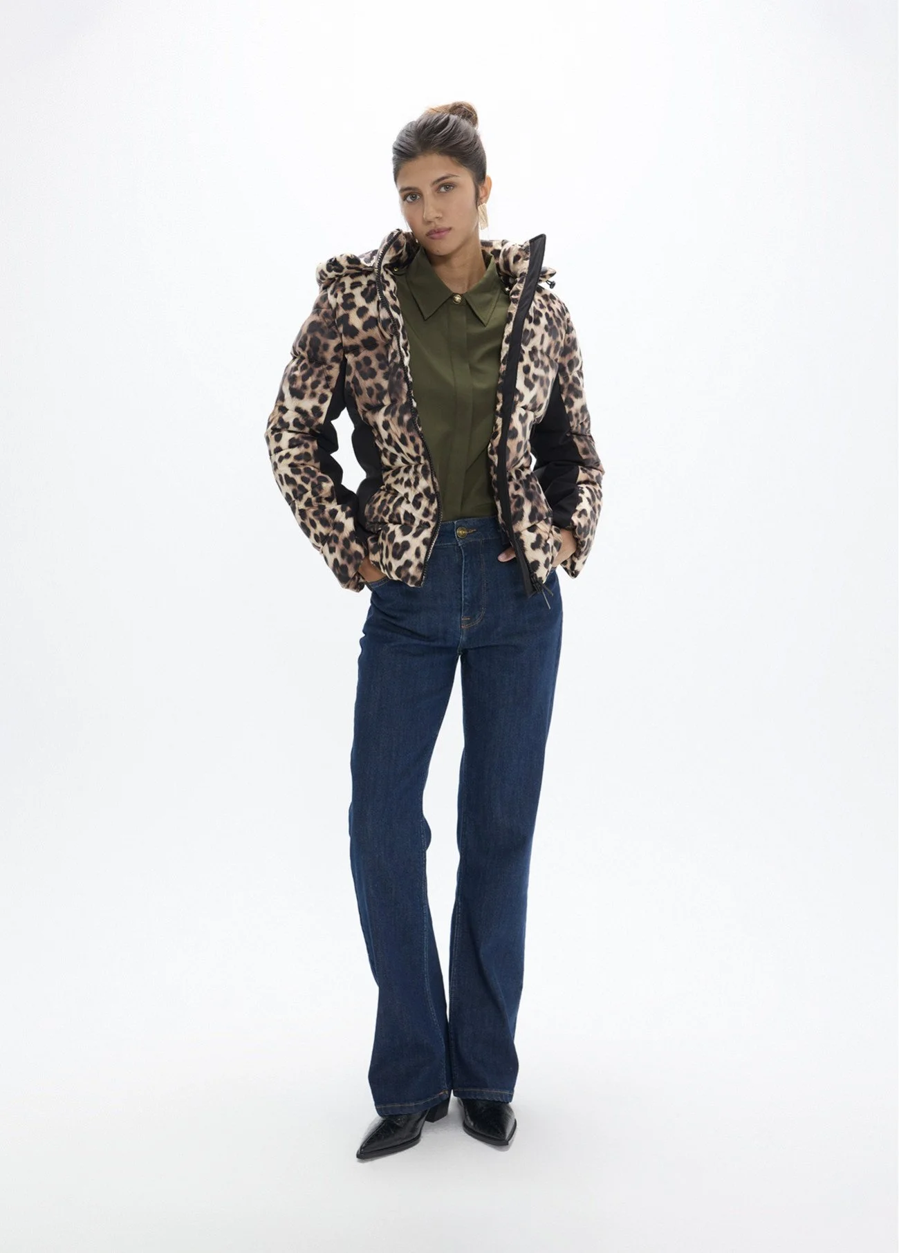 anorak-entallado-estampado-leopardo (3).jpg