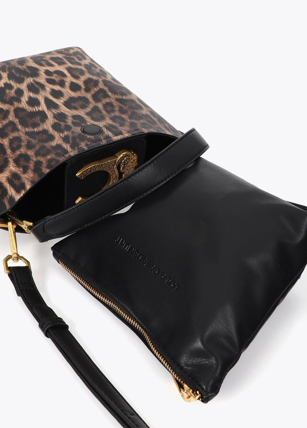bandolera-con-detalle-de-cadena-y-logo-leopardo (1).jpg