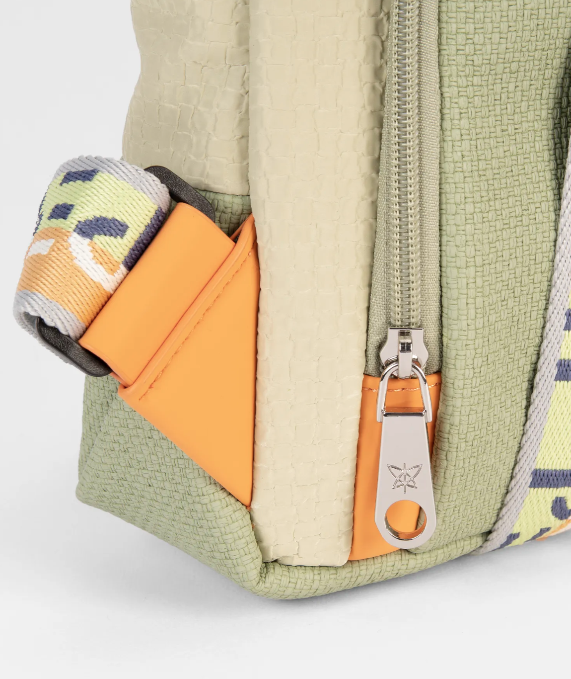 mochila-verde-combinada-pepe-moll1.png