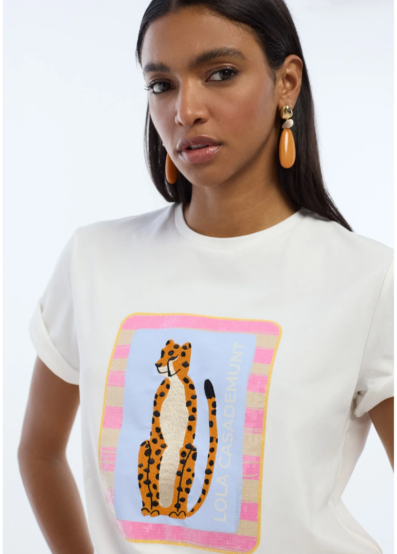 camiseta-animal-bordado-con-lentejuelas-transparentes (1).jpg
