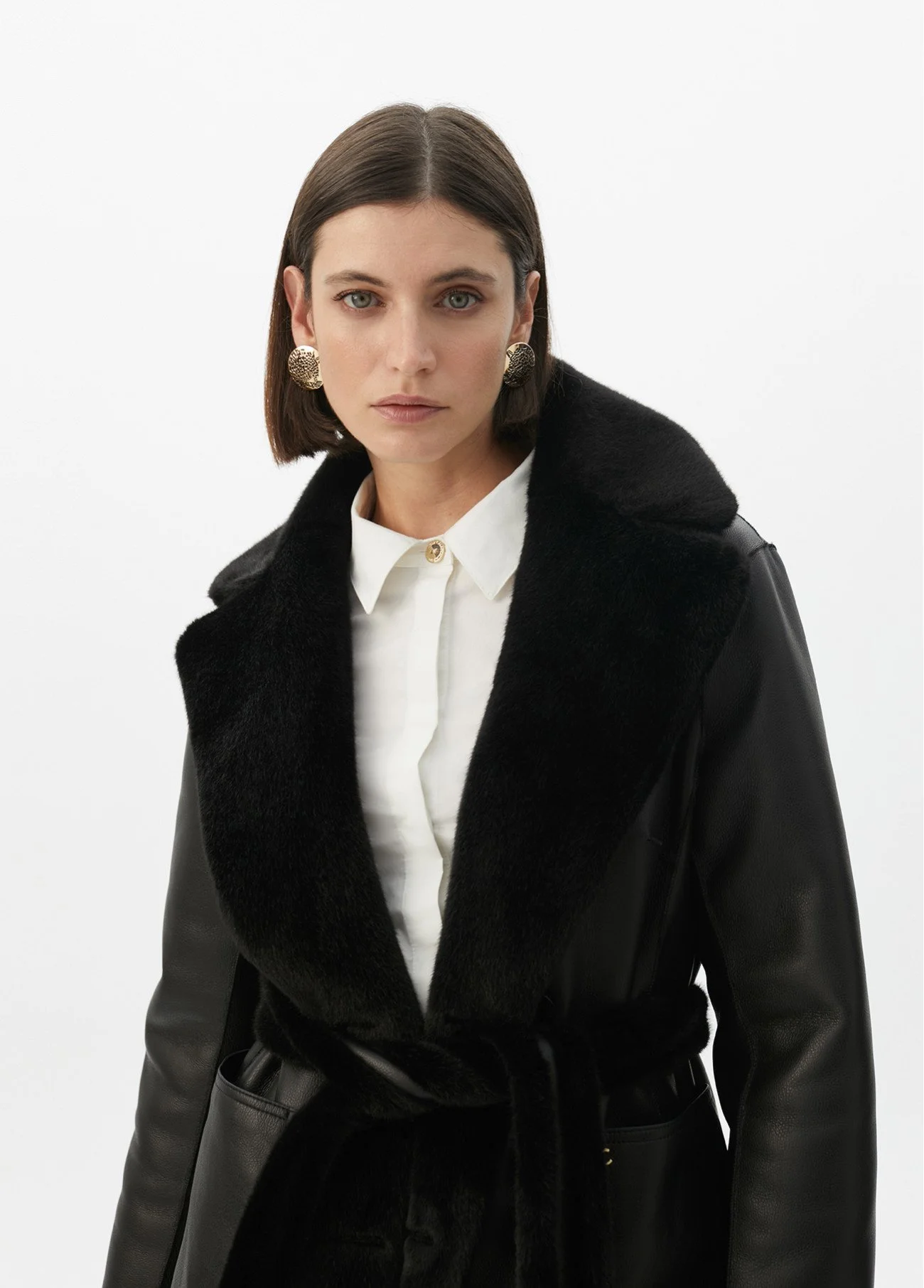 manteau-long-noir-en-plumes (1).jpg