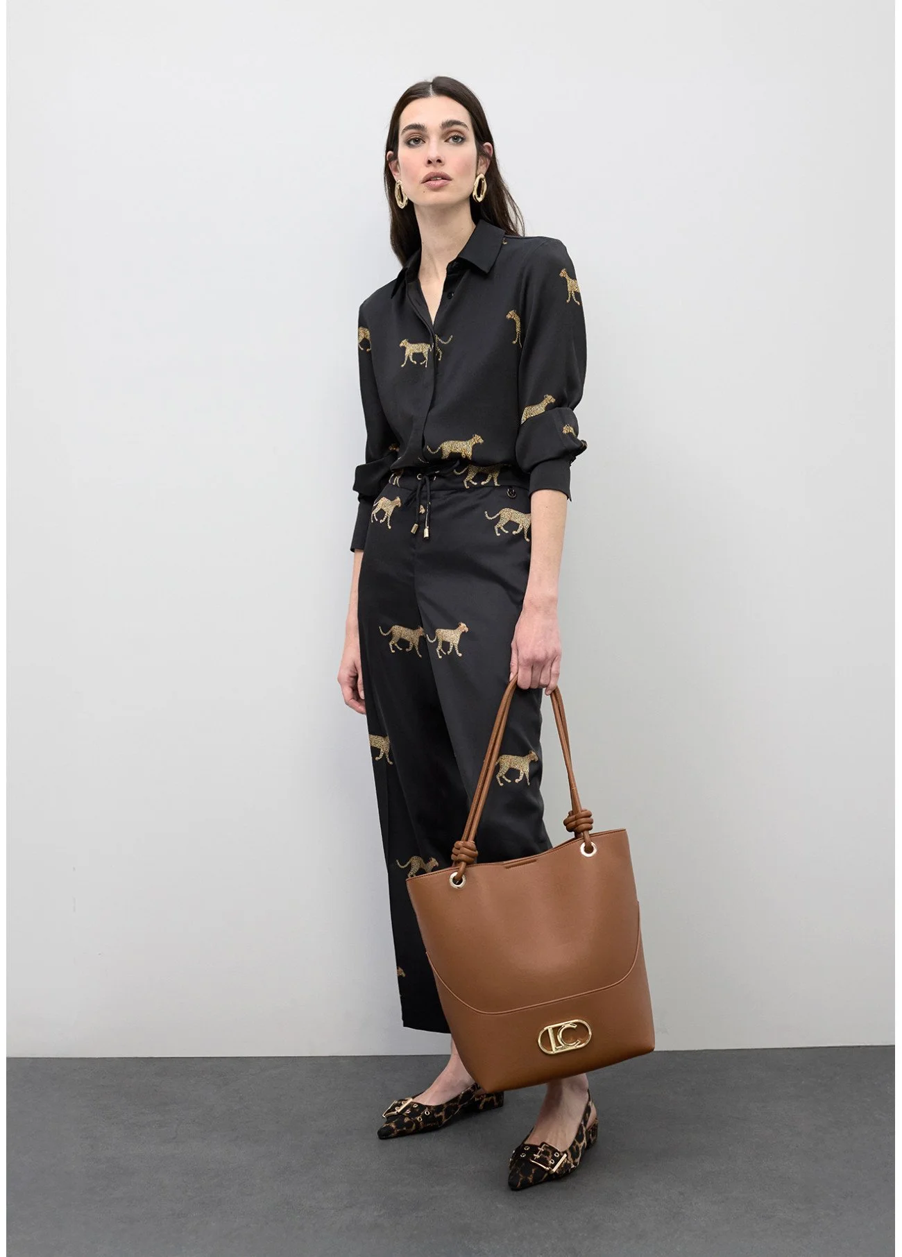 camisa-satinada-print-leopardo (1).jpg