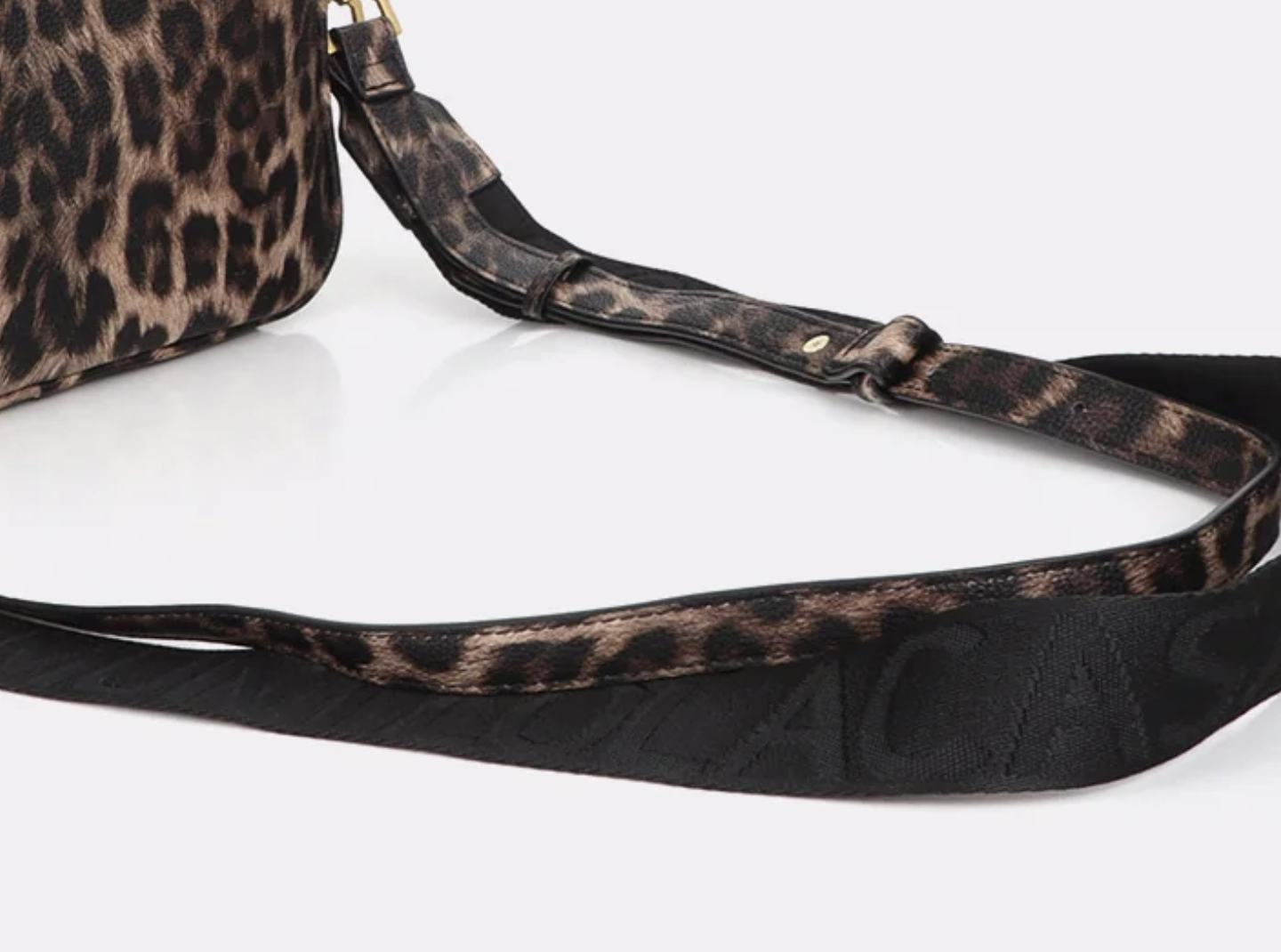 bandolera-leopardo-cuadrada-lola-casademunt3.png