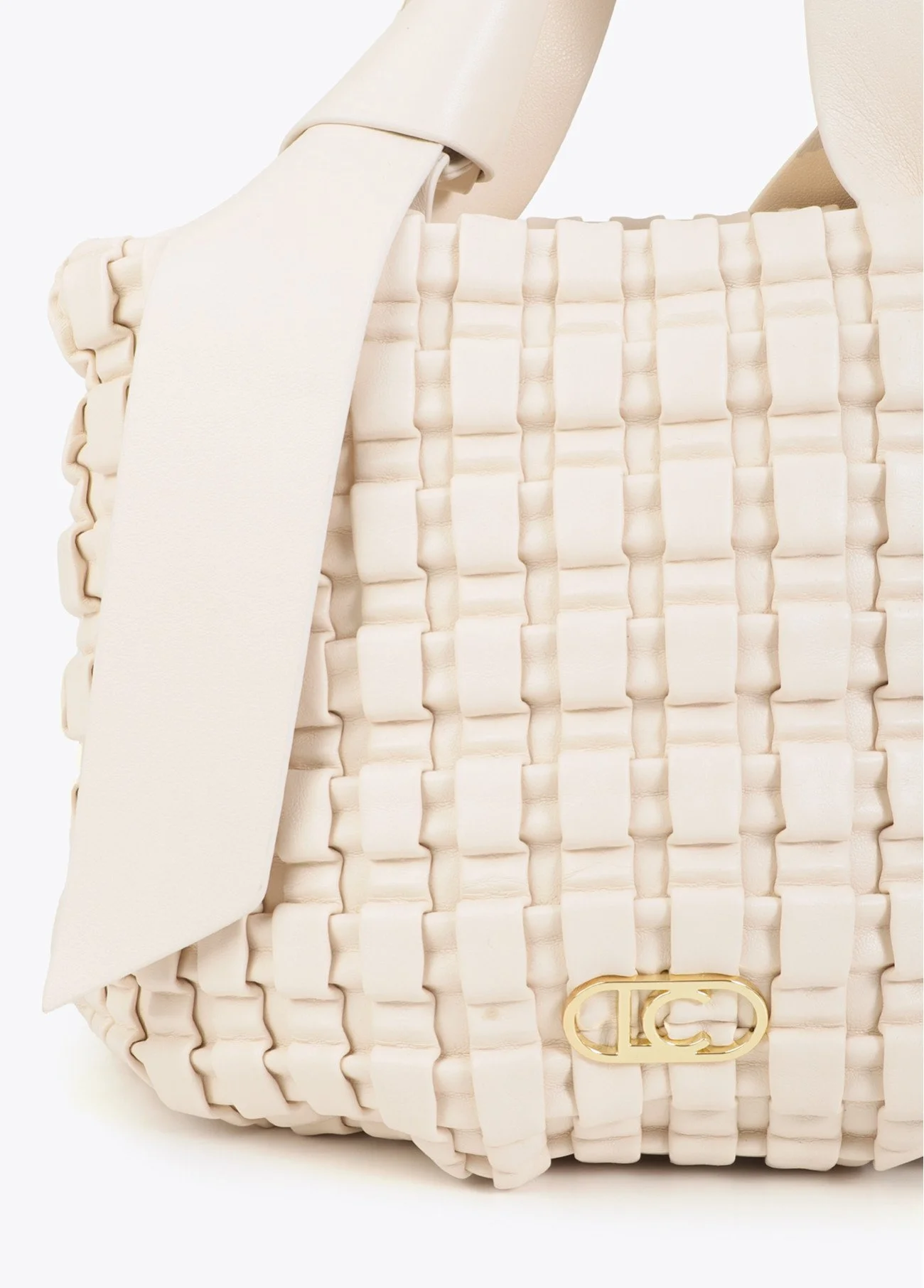 bolsito-material-trenzado-detalle-en-lazo (3).jpg