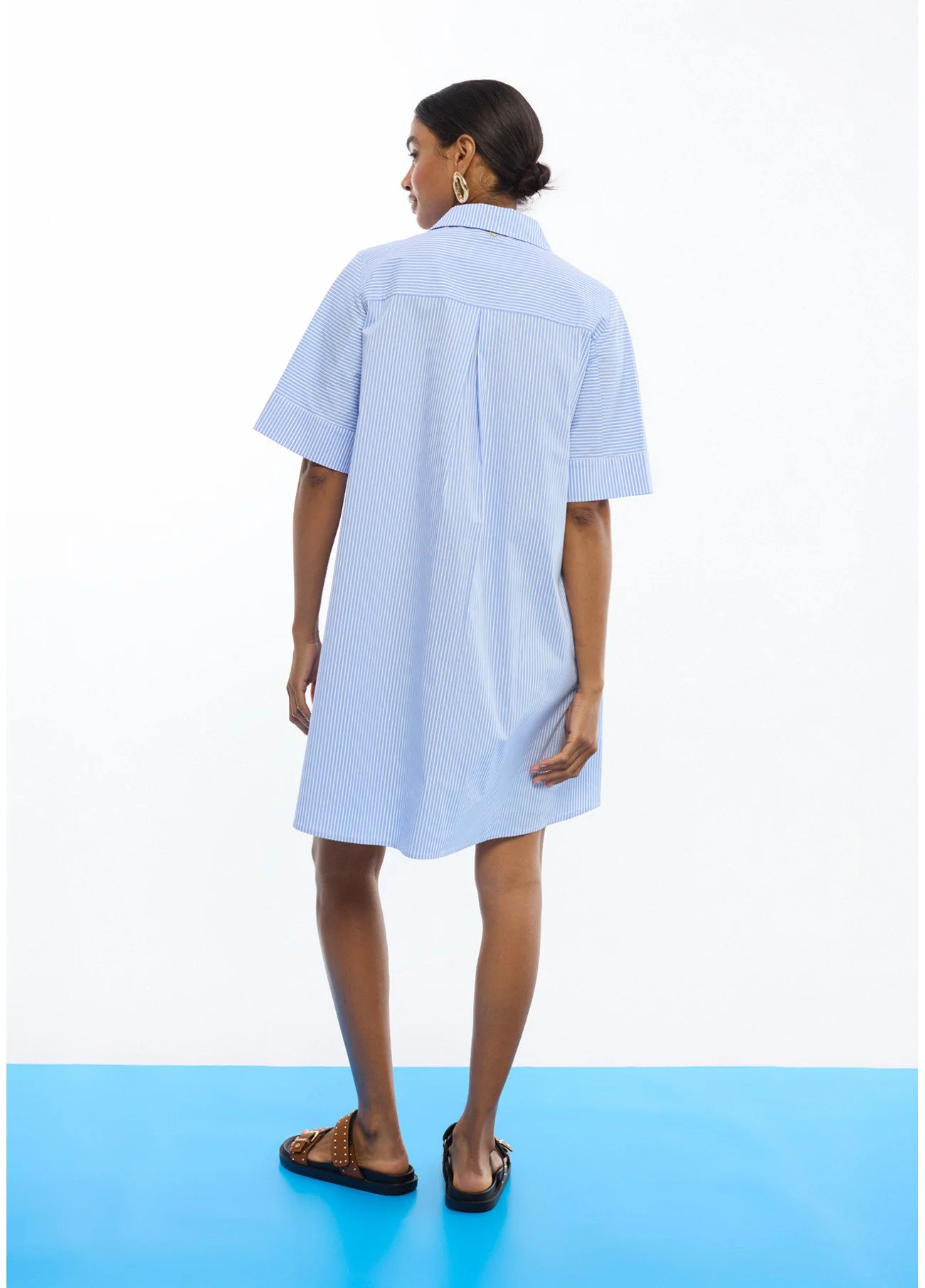 vestido-corto-popelin-rayas-flores-bordadas (3).jpg