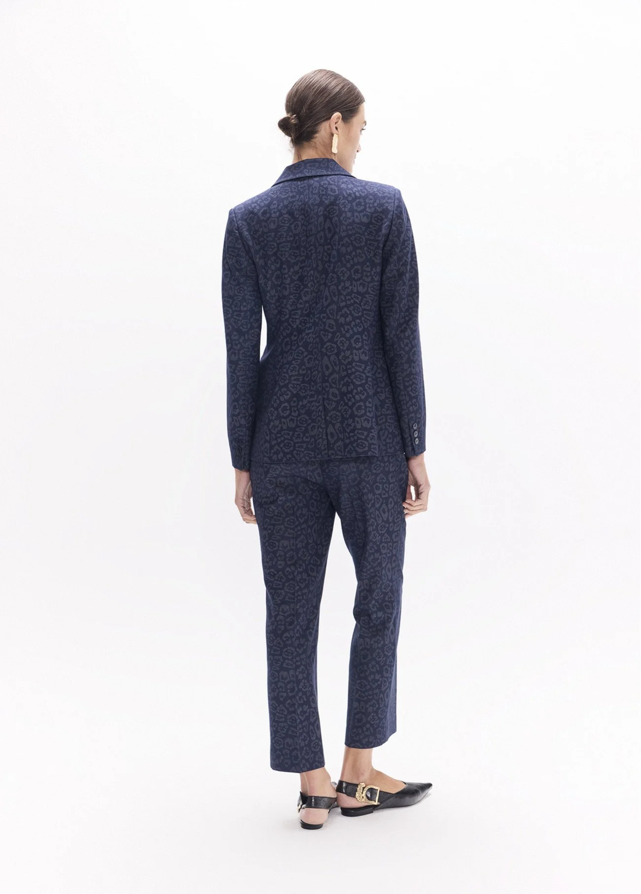 americana-entallada-en-micropana-estampado-cashmere (1).jpg