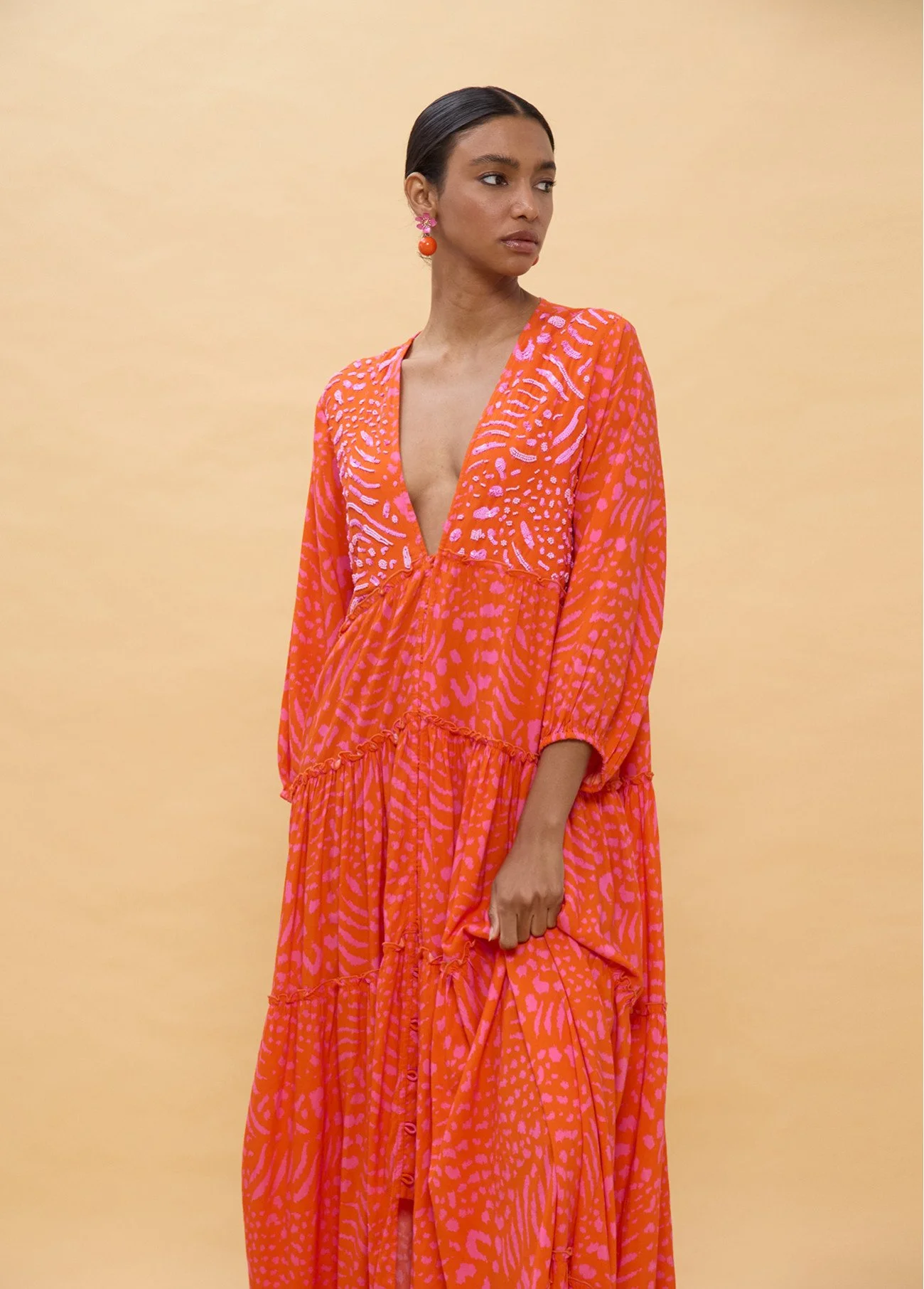 vestido-largo-manga-larga-estampado-manchas.jpg