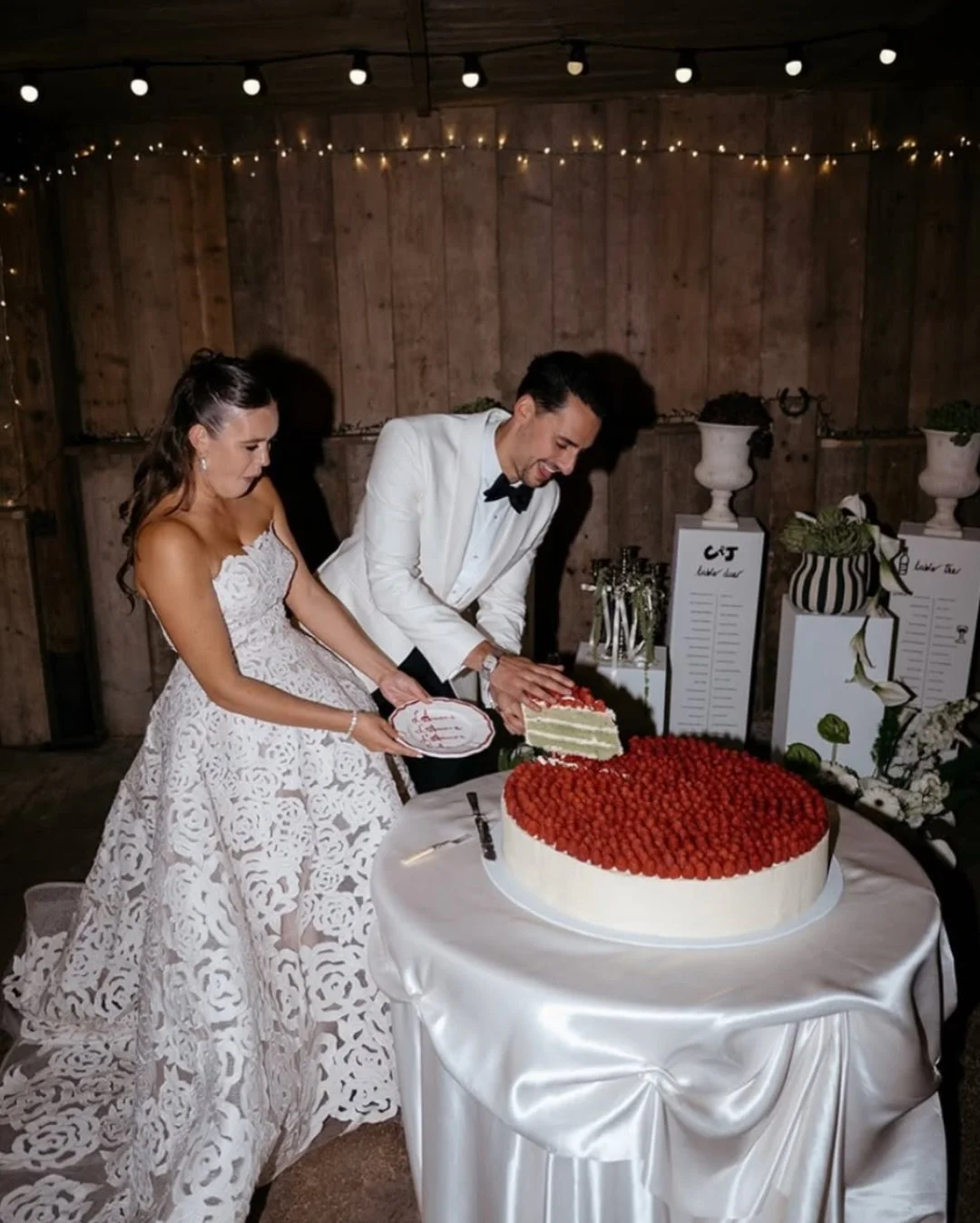 C&amp;J. AMORE. 

💌 @maktubi_media 
Photographer @laurenstaceyphotography
Videographer @ryanedwardsweddingfilms
Content Creator @wed_social
Dress @oscardelarenta
Florist @bloomstreetflorals 
Cake @carscottcakedesign
Makeup @millieemua
Styling @fikae