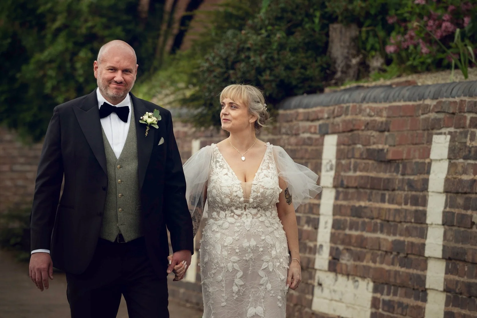 What a fantastic day we had yesterday with Emma and Alan who tied the knot at St Philip &amp; St James Church, followed by a fun filled reception at the lovely  @diglishousehotel 💞

#ajtimages #alternativeweddingphotographer #warwickshireweddingphot