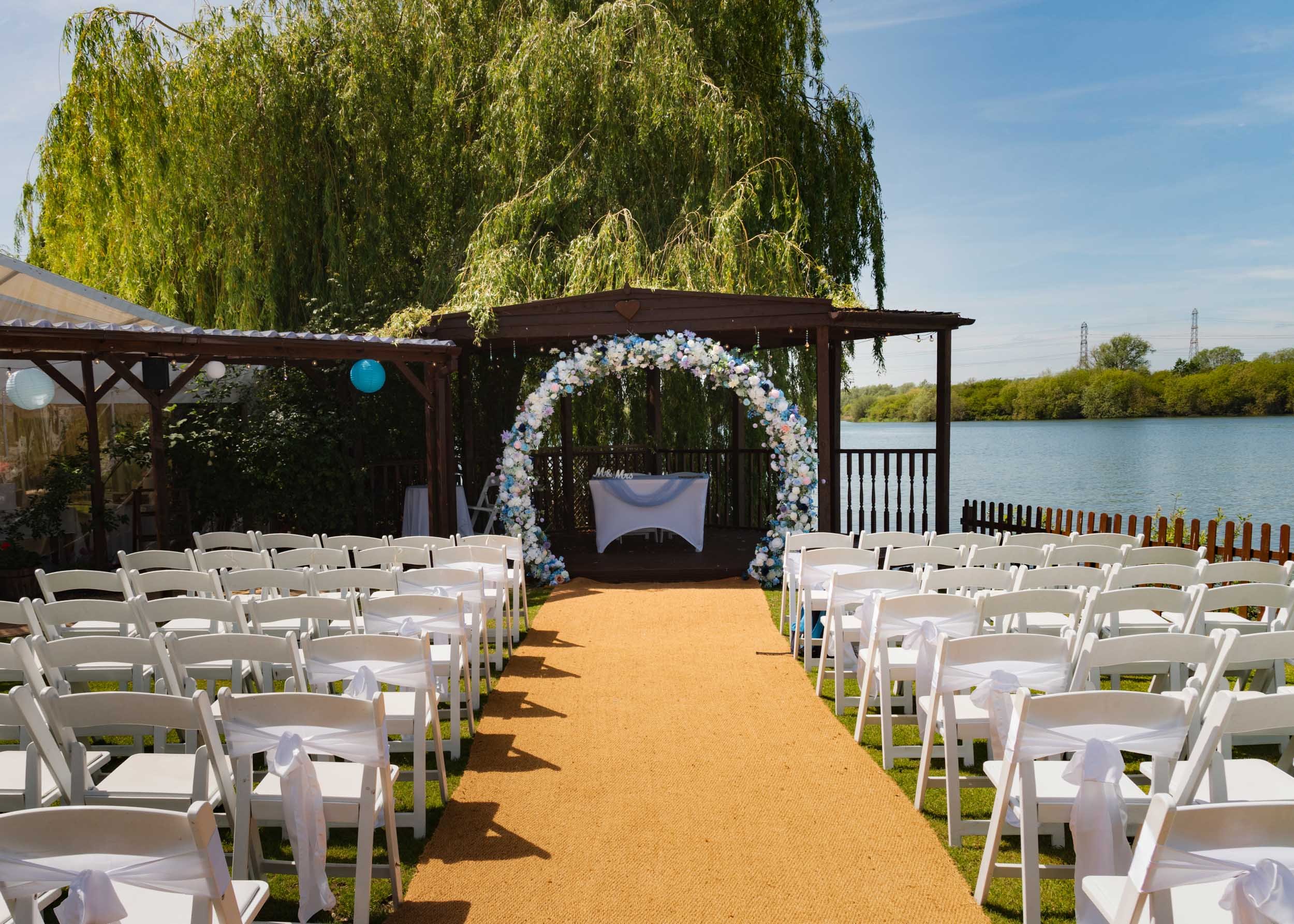 Grendon Lakes Wedding Photography - AJTImages