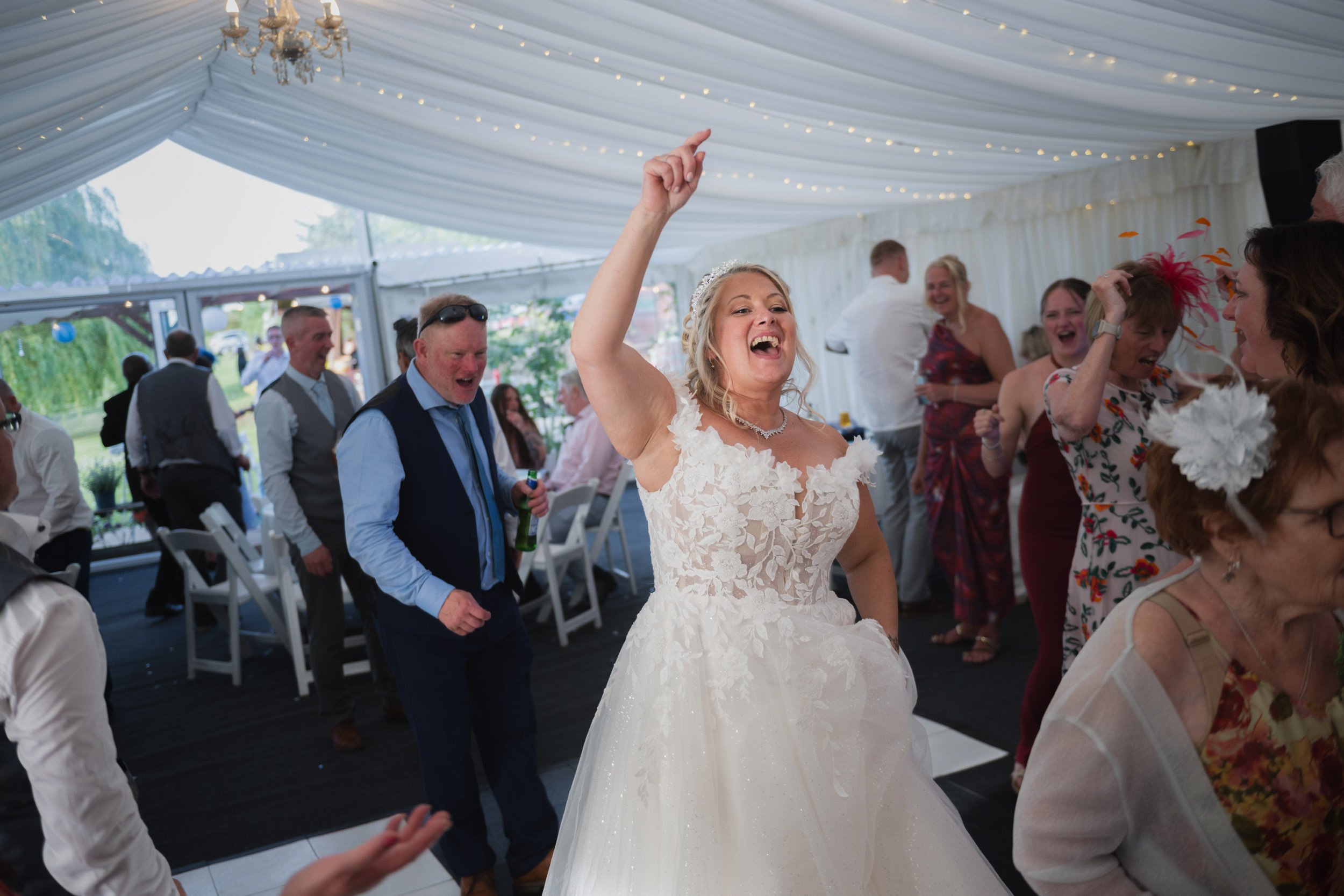 Grendon Lakes Wedding Photography - AJTImages