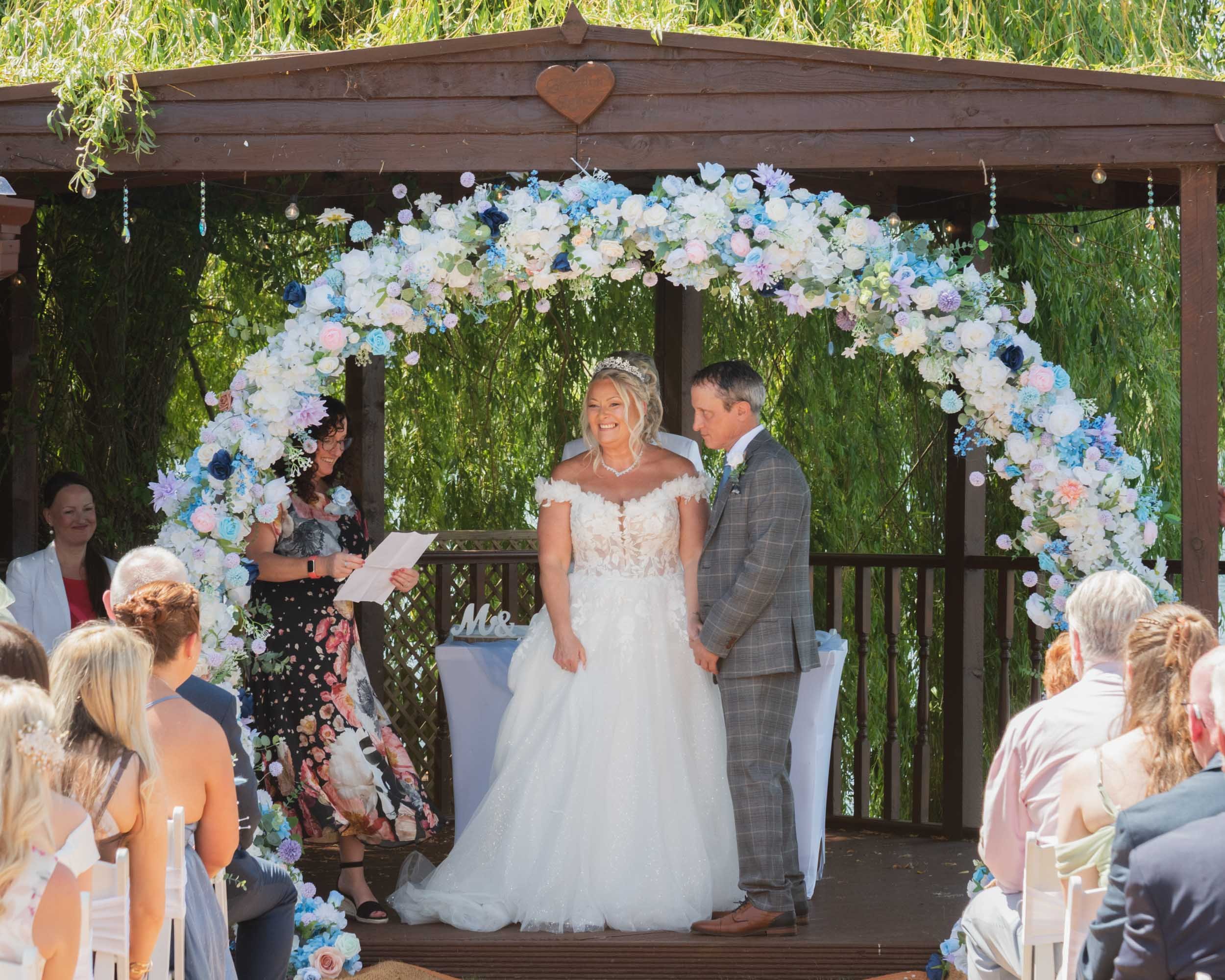 Grendon Lakes Wedding Photography - AJTImages