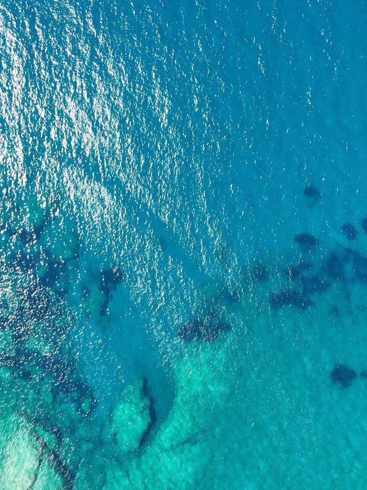 Crystal water.
A quiet horizon.
One last dip before the sun disappears.
Life by the sea,
The SPINA way.