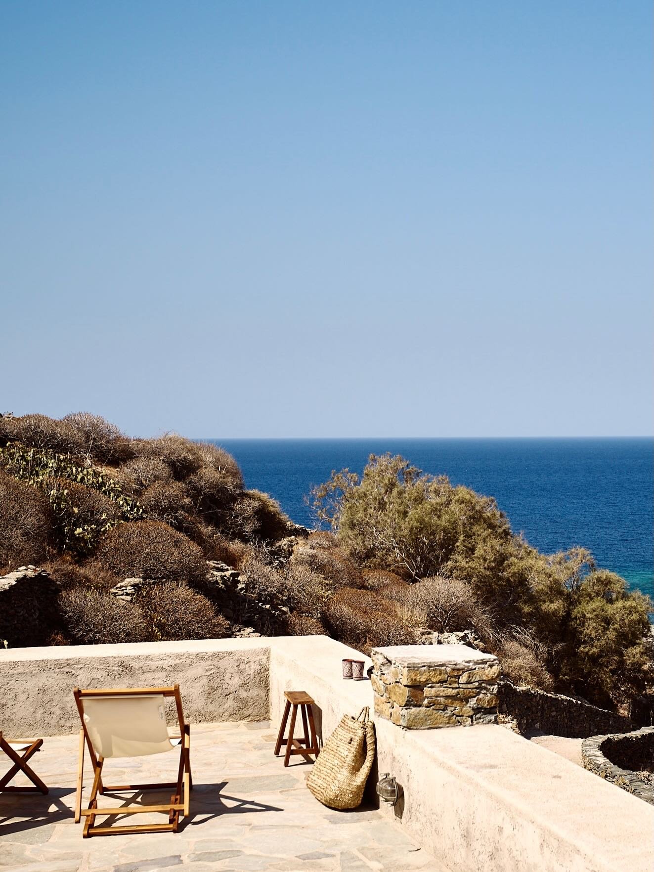 A suite facing the sea,
where mornings arrive slowly  and the day forgets its plans.
Some dates are still yours.