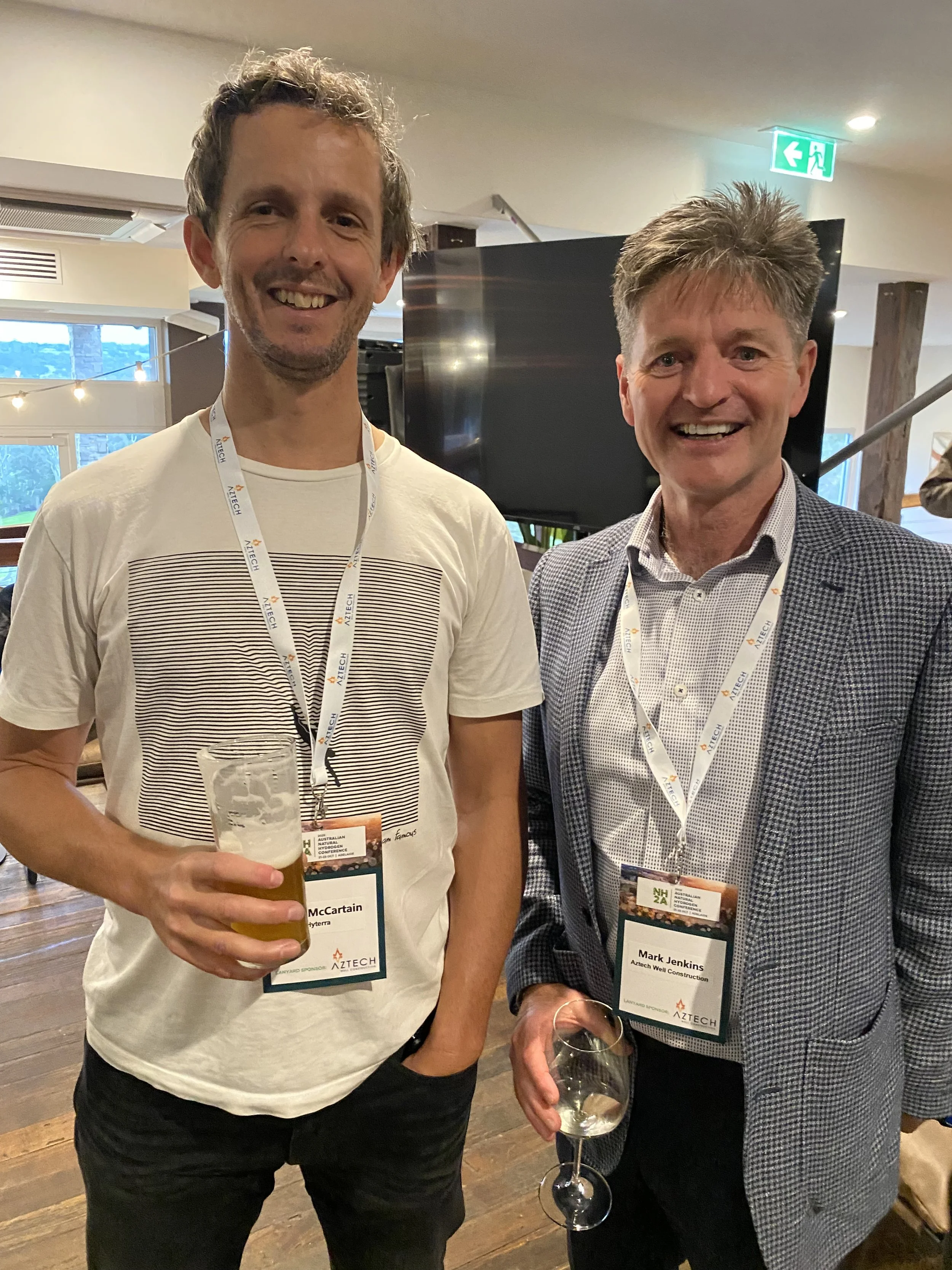 Eujay McCartain (Hyterra, left) and Mark Jenkins (Aztech Well Construction) enjoy the Icebreaker session.