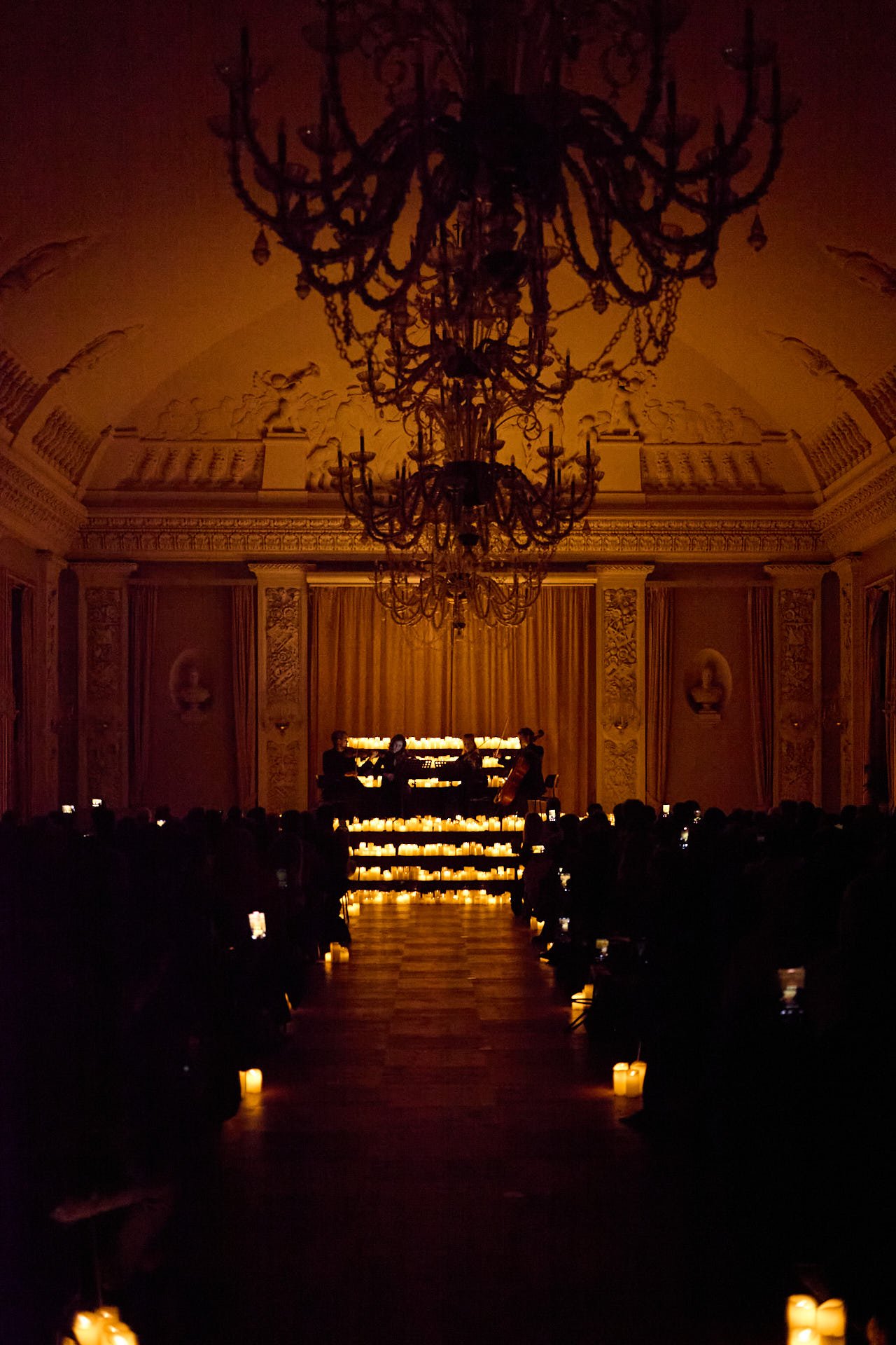 Kom til Candlelight Concert i Moltkes Palæ