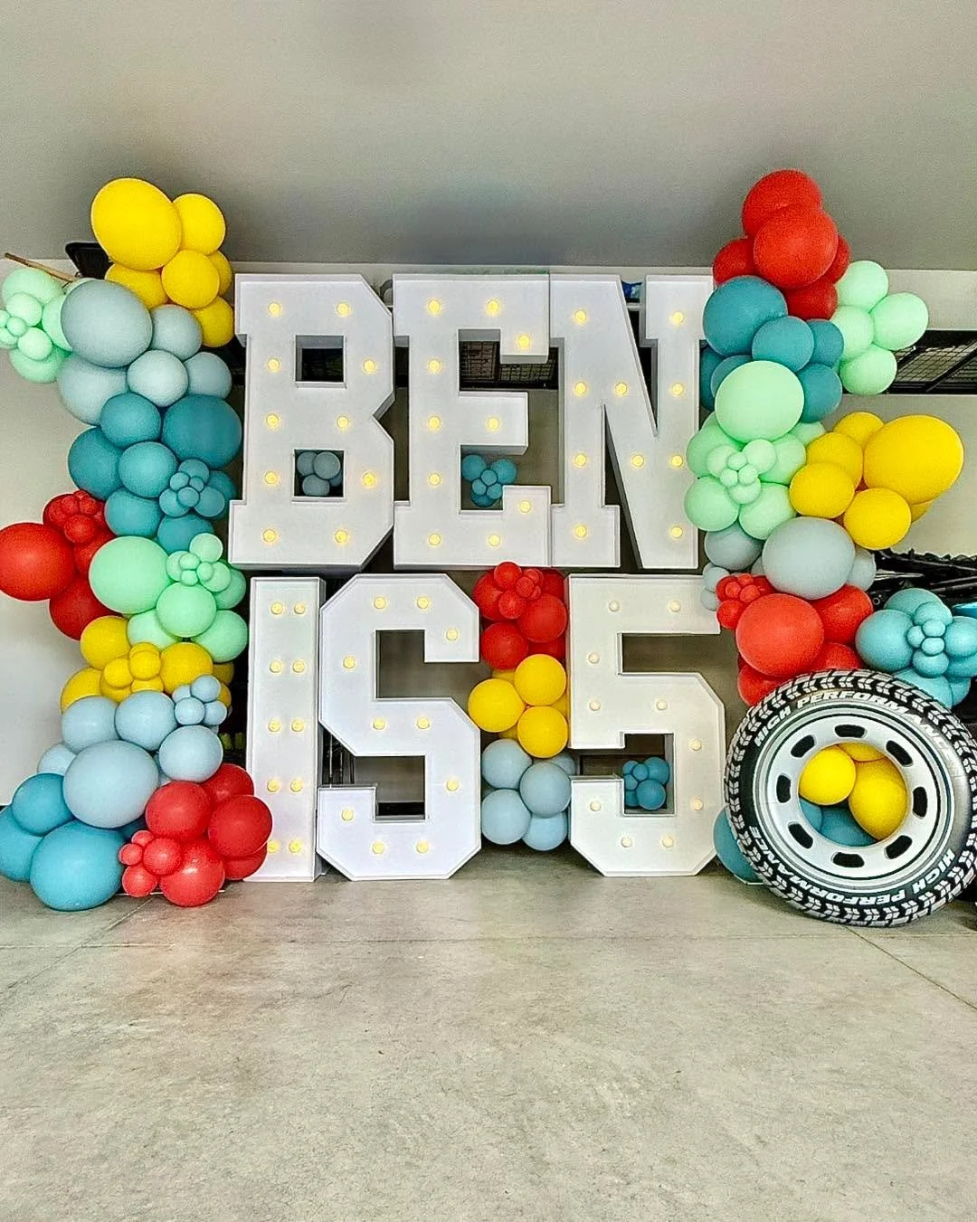 ✨😍🩵 HAPPY FRIYAY! 🩵😍✨

Bringing the weekend vibes one balloon at a time 😎🎉✨

🎈Need balloons? Inquire via DM or visit our website lunapopparty.com 🥳
.
.
.
.
.
#happybirthday #birthdayballoons #balloonart #birthday #balloonbackdrop #balloonarti