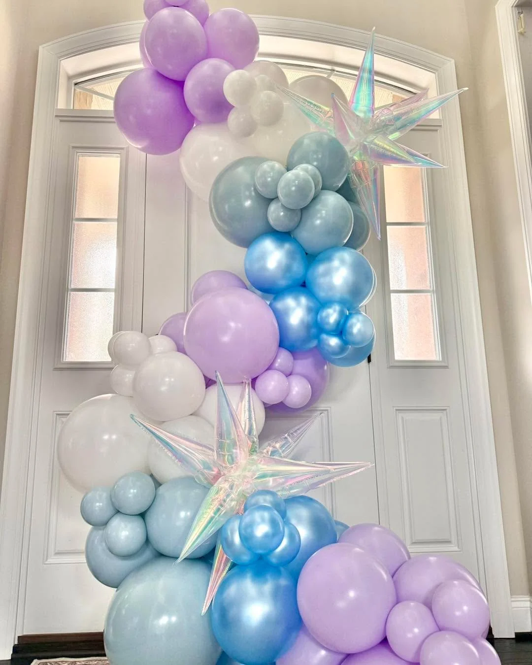 ✨❄️💜⛄️ DO YOU WANT TO BUILD A SNOWMAN? ⛄️💜❄️✨

Frozen-inspired grab and go garland for Wren&rsquo;s 4th birthday!

🎈Orders via DM or visit our website LUNAPOPPARTY.COM to fill out an inquiry form!
.
.
.
.
.
#frozen #grabandgo #grabandgoballoons #g