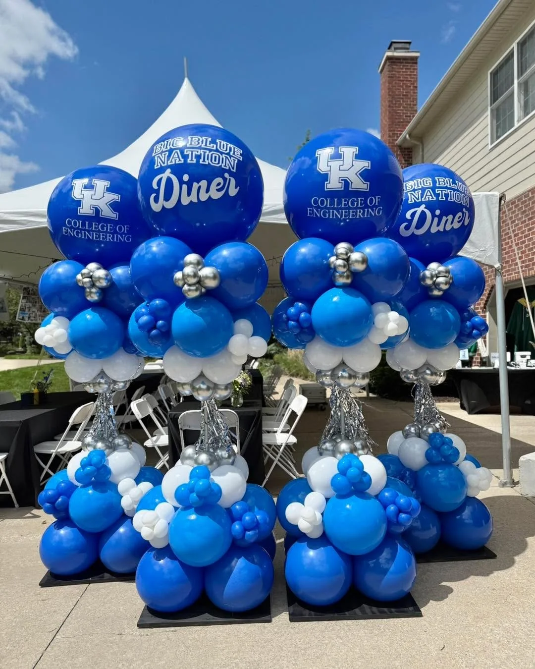 ✨🎓💙 Caps off, party ON 💙🎓✨

Don&rsquo;t settle for basic design. Let&rsquo;s make it unforgettable! 

🎈Summer dates are filling up. Send us a message or visit lunapopparty.com to inquire.

#gradparty #gradpartydecor #gradpartyszn #gradpartyready