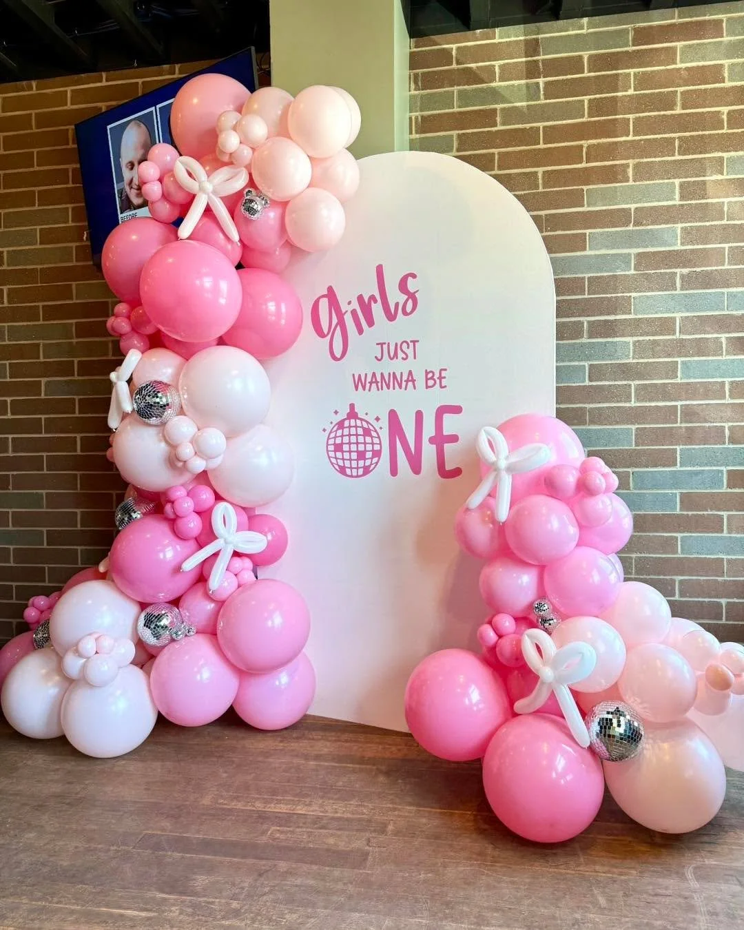 ✨🪩🎀 BORN TO PARTY 🎀🪩✨

Planning a birthday? Let&rsquo;s make it unforgettable. Send us a message or visit lunapopparty.com to fill out an inquiry form. 🥳

#birthdaygirl #birthday #birthdayballoons #balloonbow #balloonbackdrop #balloondecor #tuft