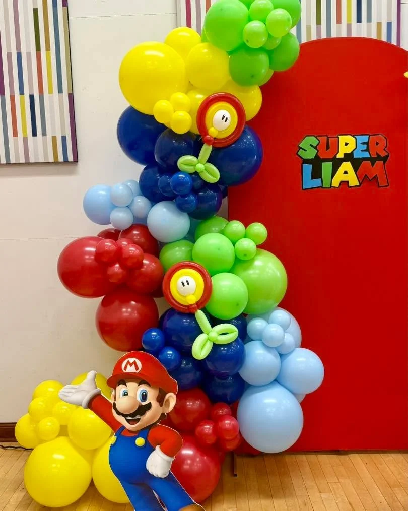 ✨💙🍄 ITSA ME, MARIO 🍄💙✨

Your backdrop, our balloons. 
Custom balloon garlands designed to fit your setup and turn it into a full moment!
🎈Send us a message to book or visit our website at lunapopparty.com 

#birthdayballoons #grabandgoballoons #