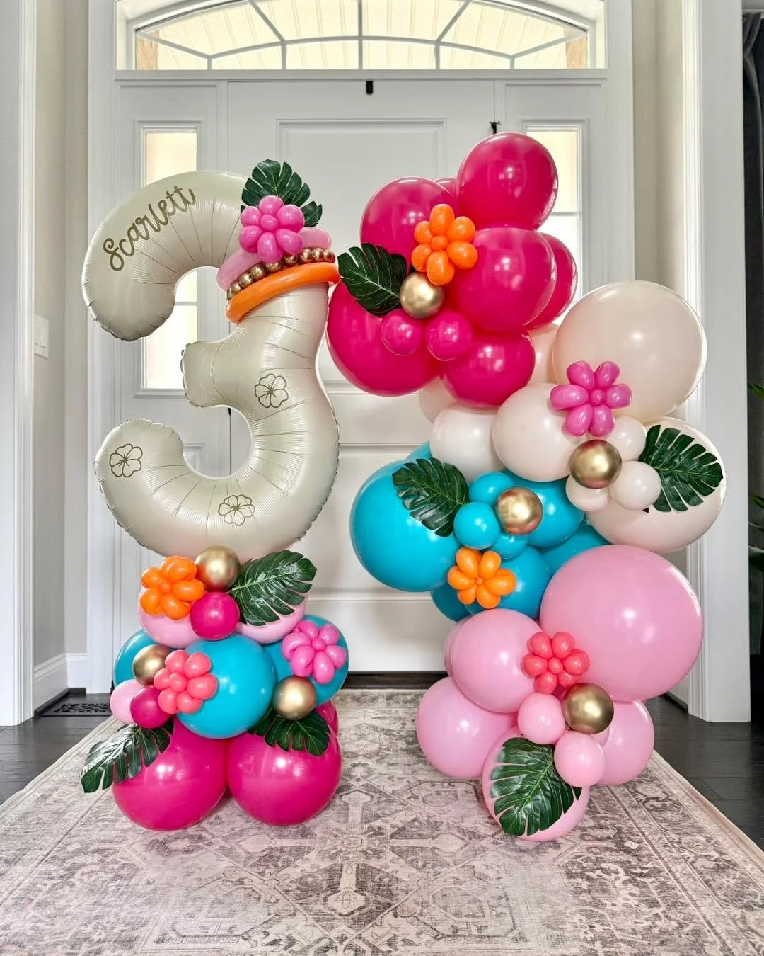✨🌺🌸 Aloha THREE 🌸🌺✨

Tropical vibes for this deluxe number stack and matching 4 ft garland 🌴

This pick up combo brings the party without breaking the bank! Inquire today. Send us a message or visit lunapopparty.com 💕

#grabandgoballoongarland 