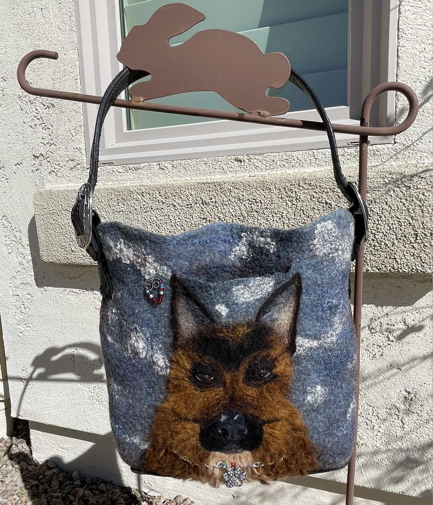 German Shepherd Hand Bag - A treasure hunter found this ewenique treasure...