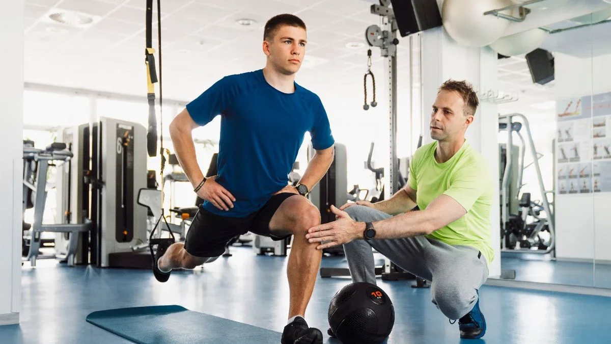 Personal Trainer Stretching Sessions: Why Guided Mobility Beats Random Stretching