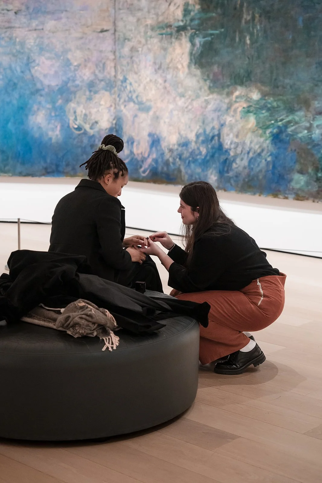 sam-krystal-surprise-proposal-moma-38.jpg