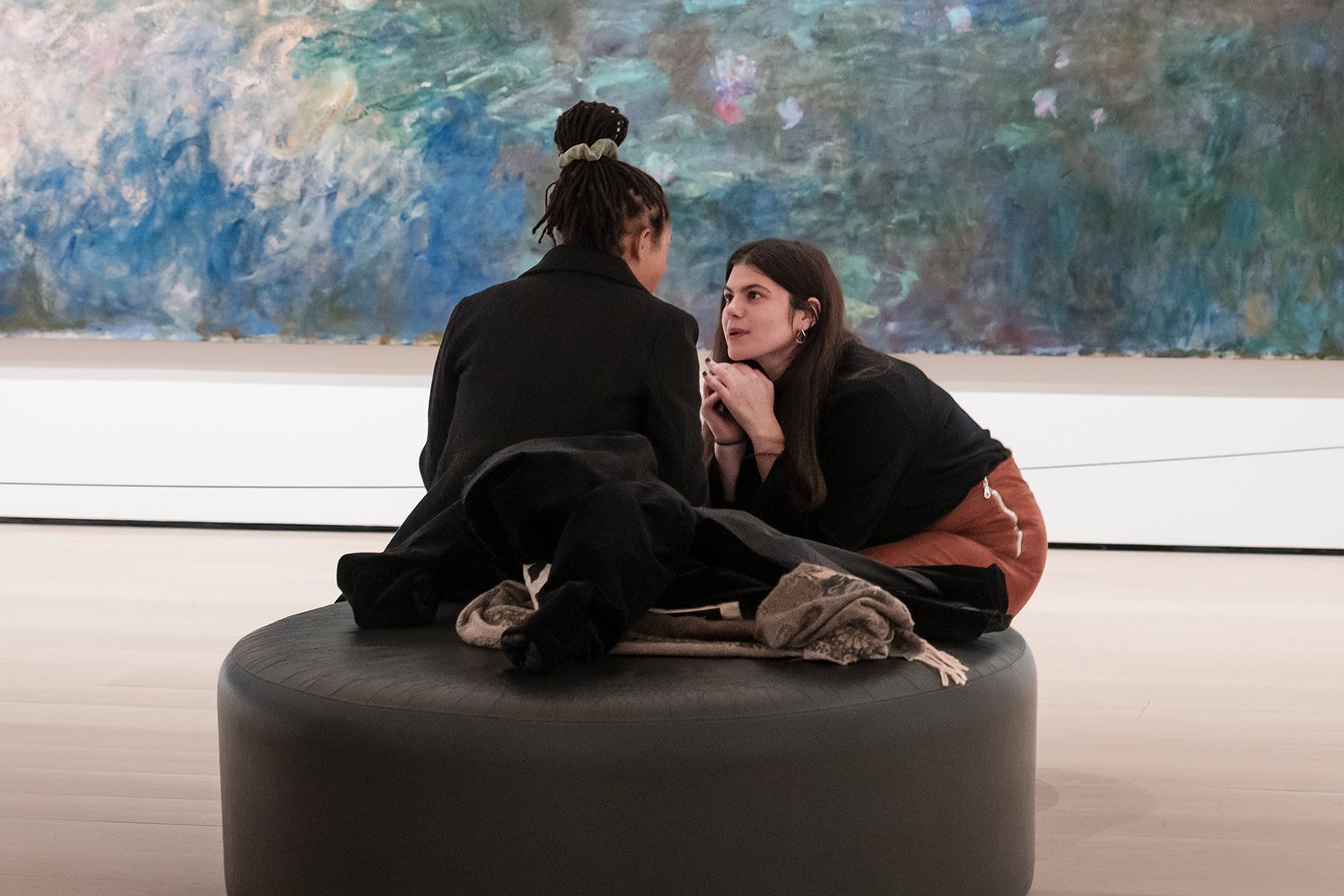 sam-krystal-surprise-proposal-moma-28.jpg