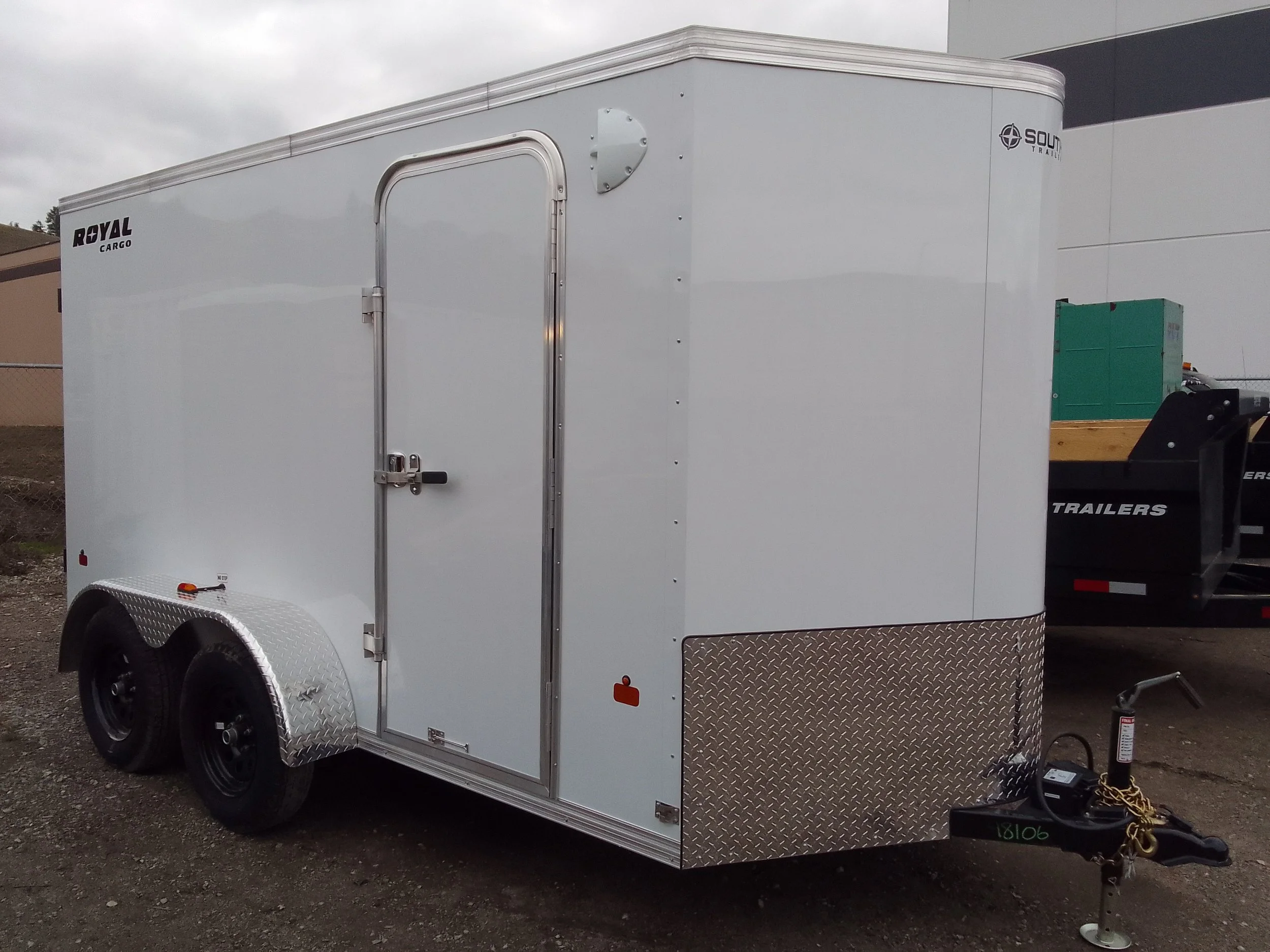 Royal 6′ x 14′ VNose Cargo Trailer (Tandem axle / Barn door / White
