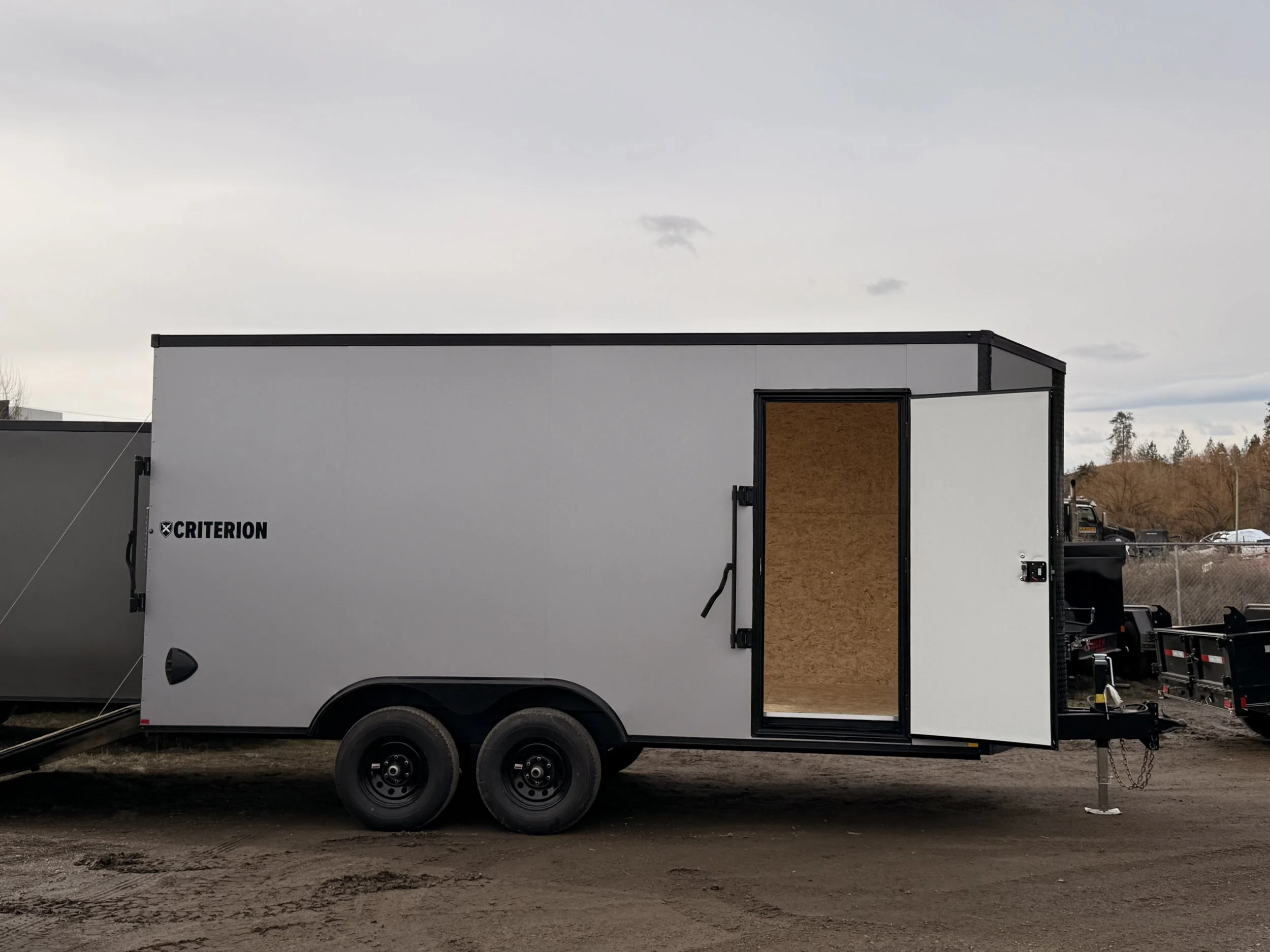 Criterion 8.5`x 16` Plus V Nose Enclosed trailer (Tandem axle / Ramp / Silvermist)