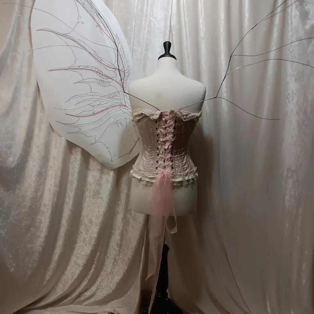 Time to get back to an old project, fingers crossed I'll finally get them done after much trial and error, mostly error..lol. #wings #fairywings #goth #dragon #dragonwings #fae #fairy #ren #renfaire #ladyoftheonering #thepretenderscloset