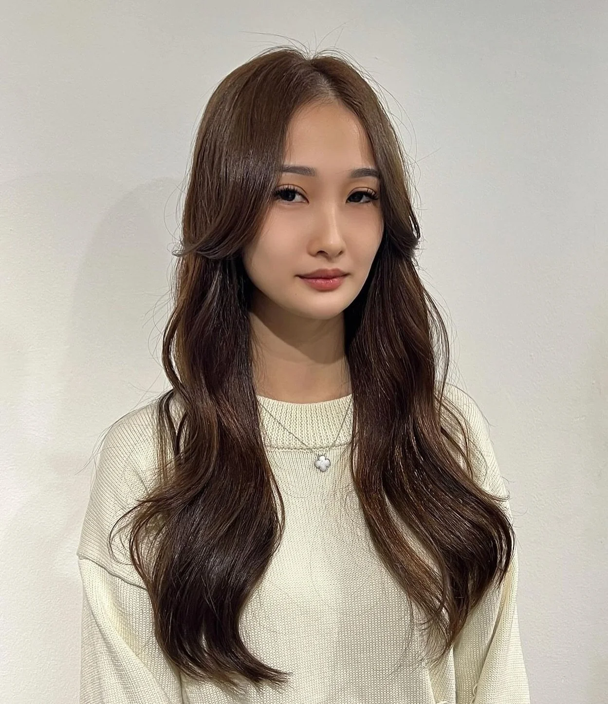 Foggy beige wave ✨ A girl next door vibe that never fails to complement the skin tone, giving a clearer look 💖

&mdash; 

@josh_keihairstudio 

Book now with us ☎️ 80330668

&mdash;

Early Bird Special 🤍
&bull; Bookings made by 30 Nov 2024 will be 