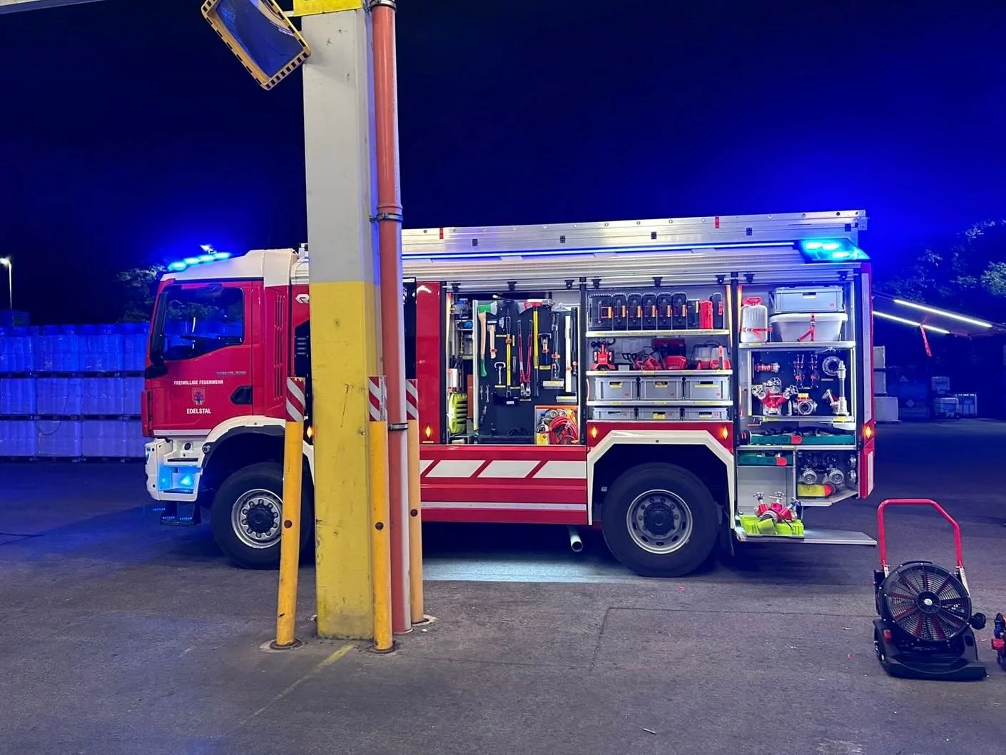++ Brandeinsatt f&uuml;r die FF Edelstal ++ 🚒🚨

In der heutigen Nacht kam es im ortsans&auml;ssigen Getr&auml;nkeunternehmen zu einer automatischen Alarmweiterleitung der Brandmeldeanlage. Bereits auf der Anfahrt wurde der Einsatzleiter von der LSZ