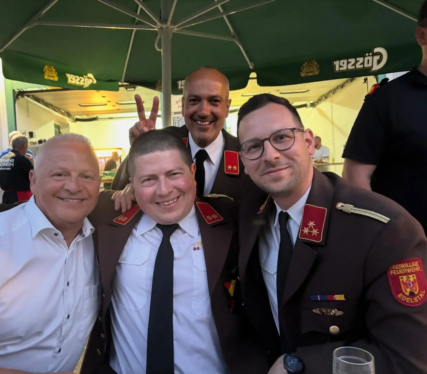 Bereits dieses Wochenende gab es allen Grund zu feiern - 150 Jahre Freiwillige Feuerwehr Hundsheim und Segnung des neuen Mannschaftstransportfahrzeugs! 🔥🚒🎁

Ein absolut gelungenes Fest, herzlichen Dank f&uuml;r die Einladung! 🙌🏼🍻

#feuerwehr #k