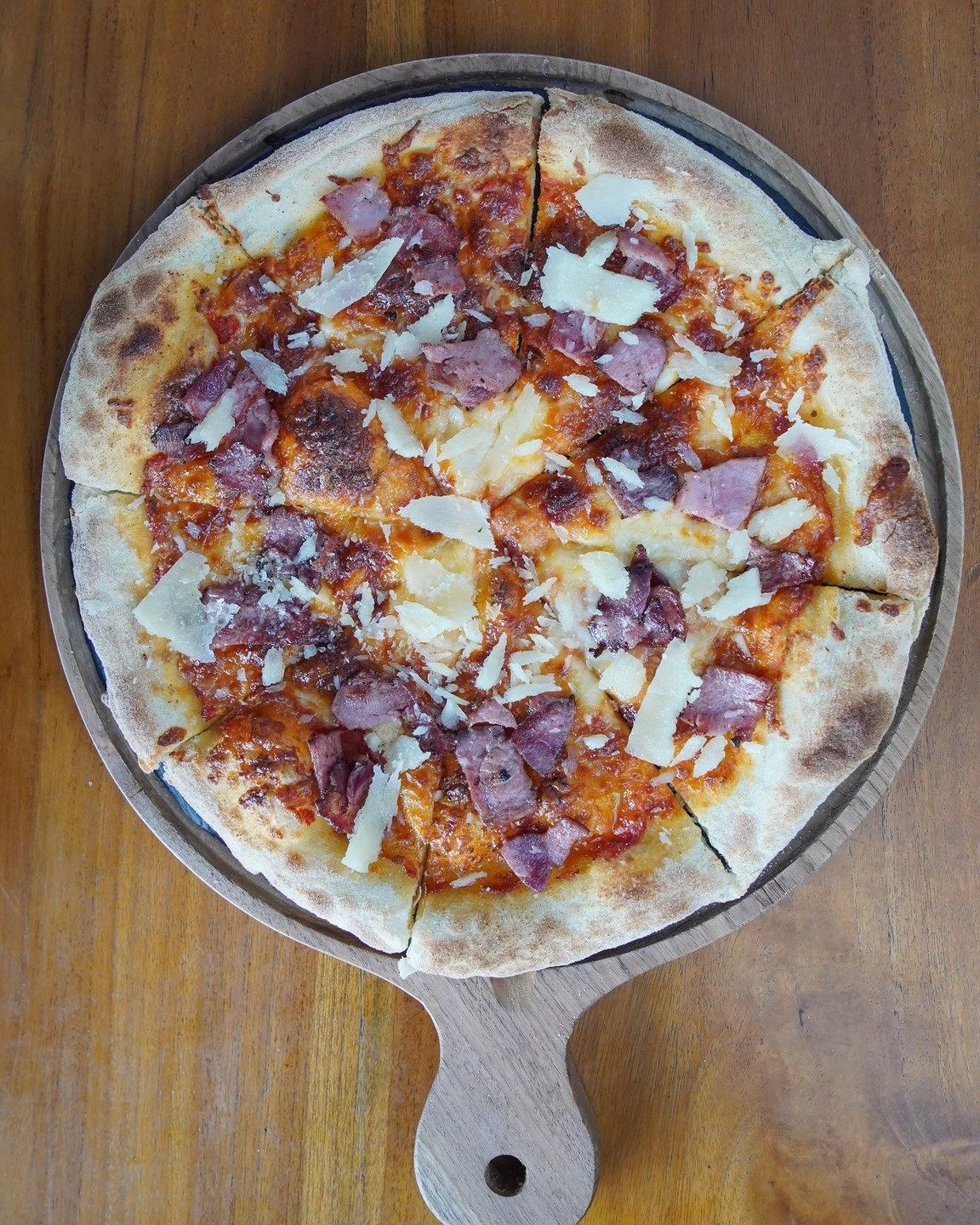 Crisp, warm, endless flavors. Pizza, always right.