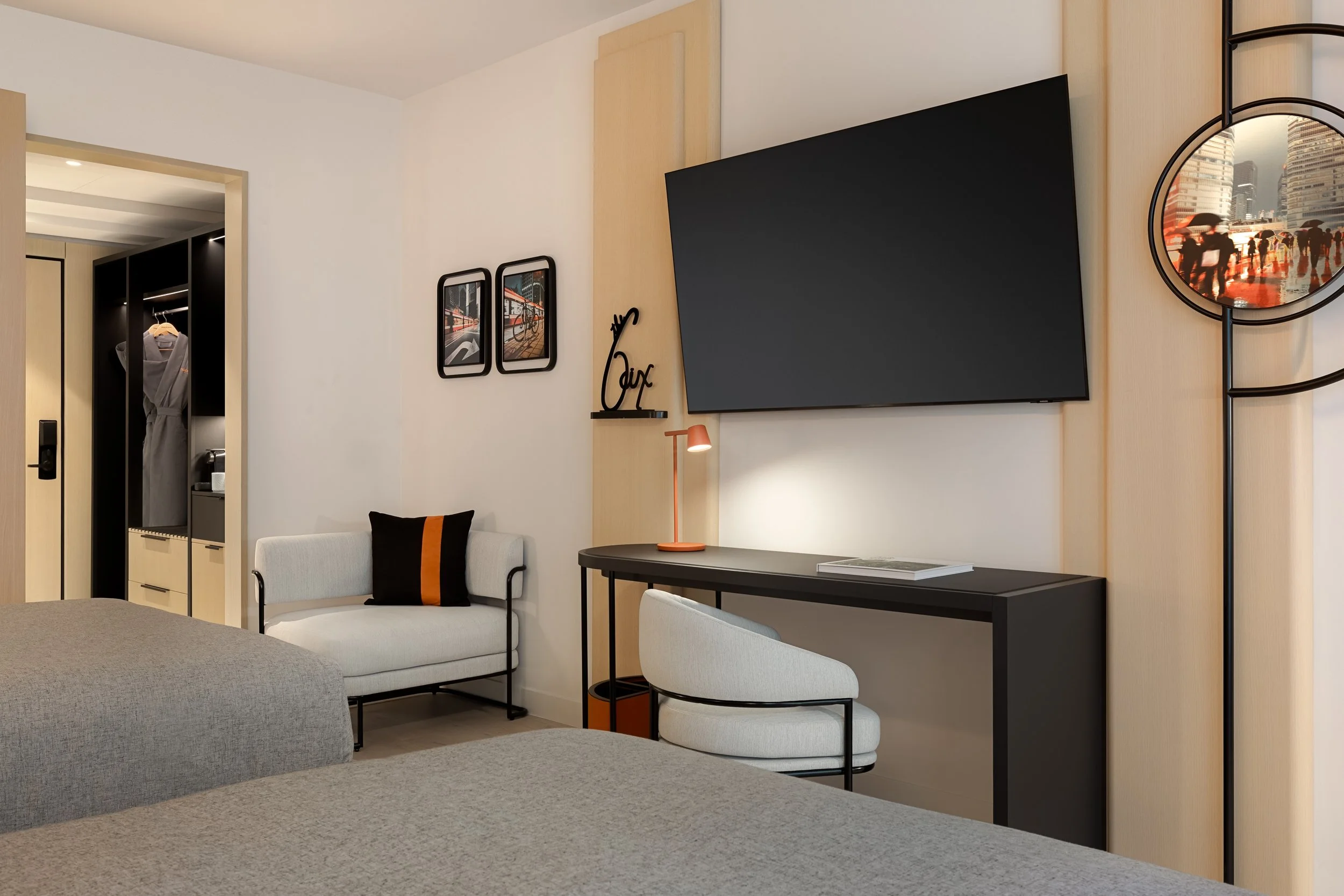 10 Room Q2 - 526 IMG_1818 Reverse Angle.jpg