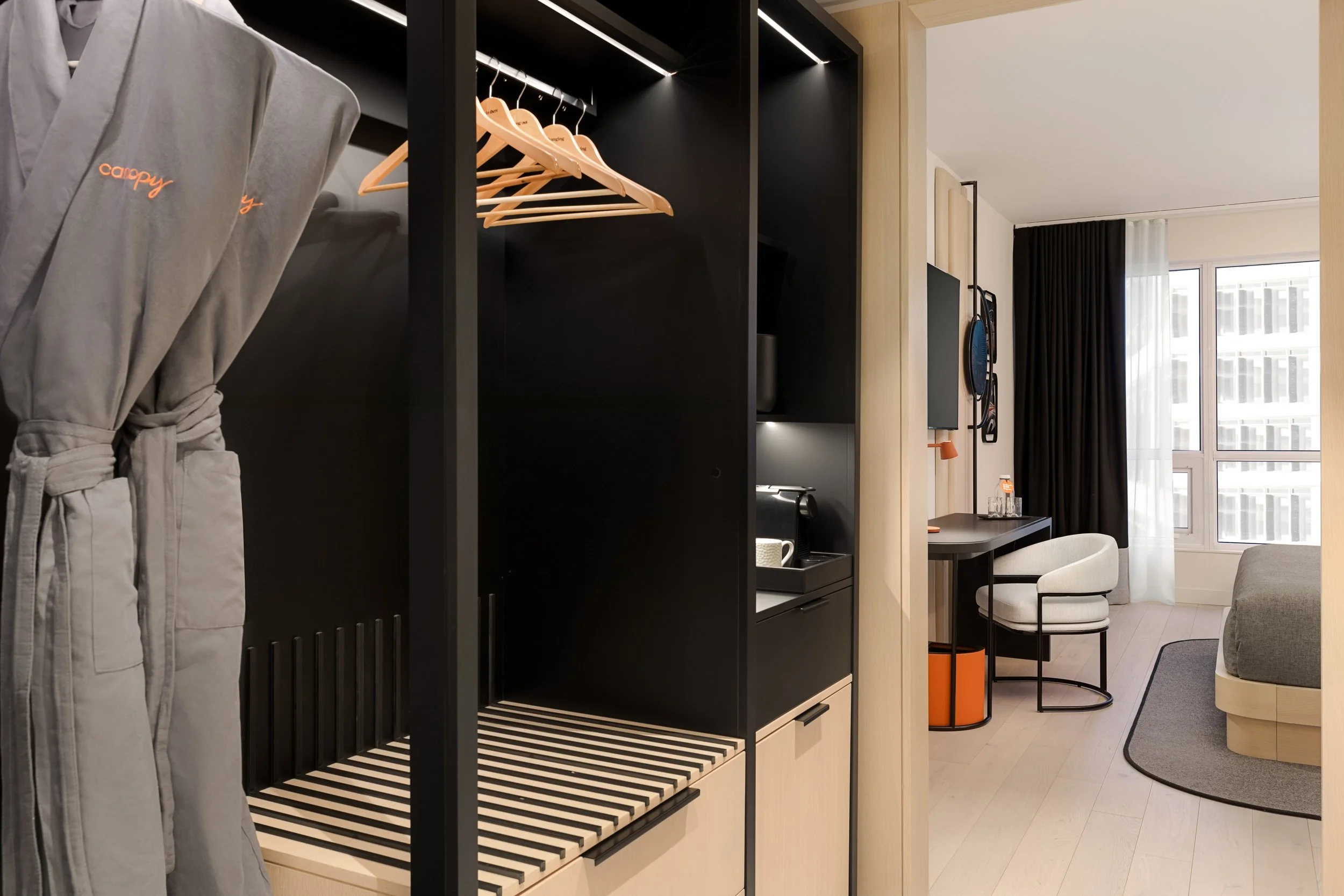 06 Room K1 - 527 IMG_1654 Uncloseted Experience Peek-Through.jpg