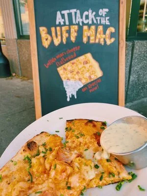 Rail Trail Buffalo Mac Cheese Flatbread.jpg