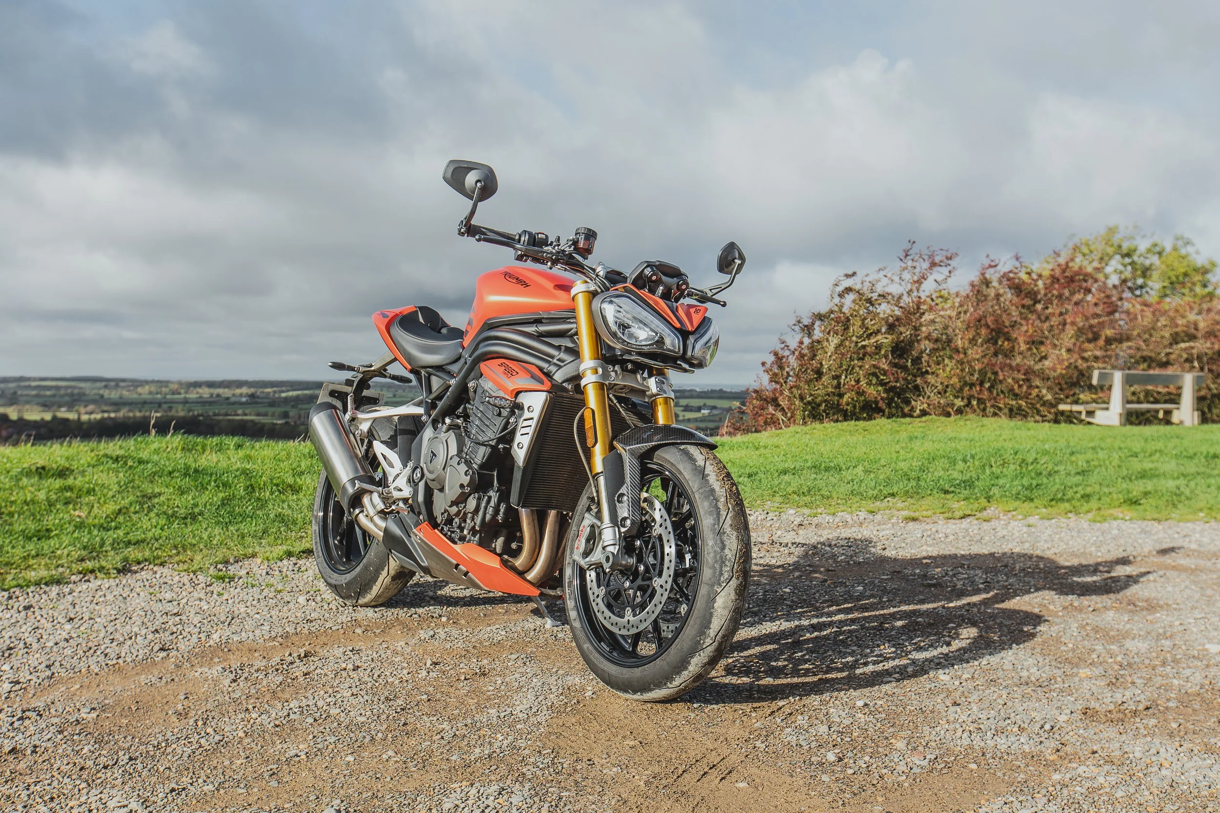 Triumph RS TRIPLE-18.jpg