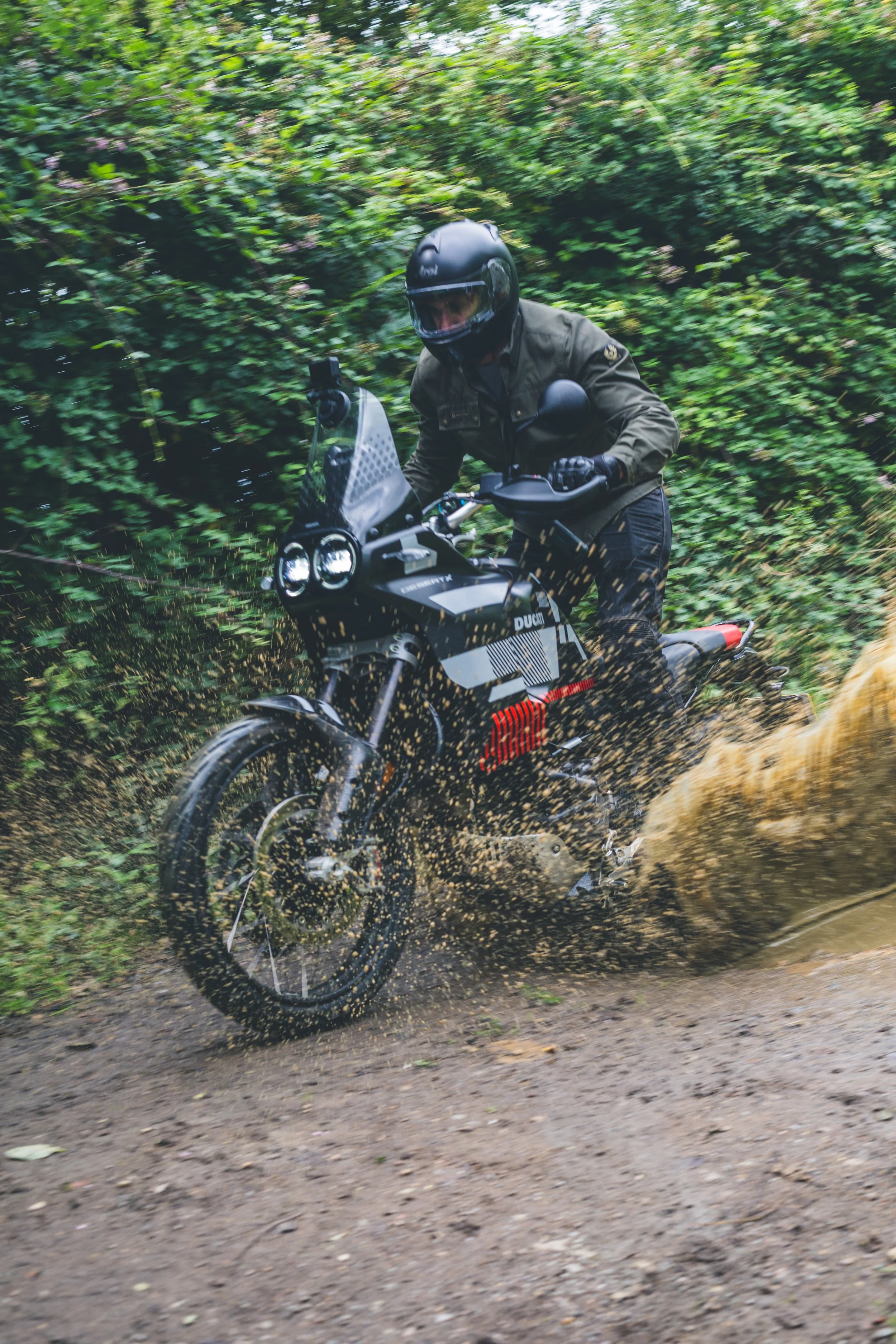 Ducati Desert X-05.jpg