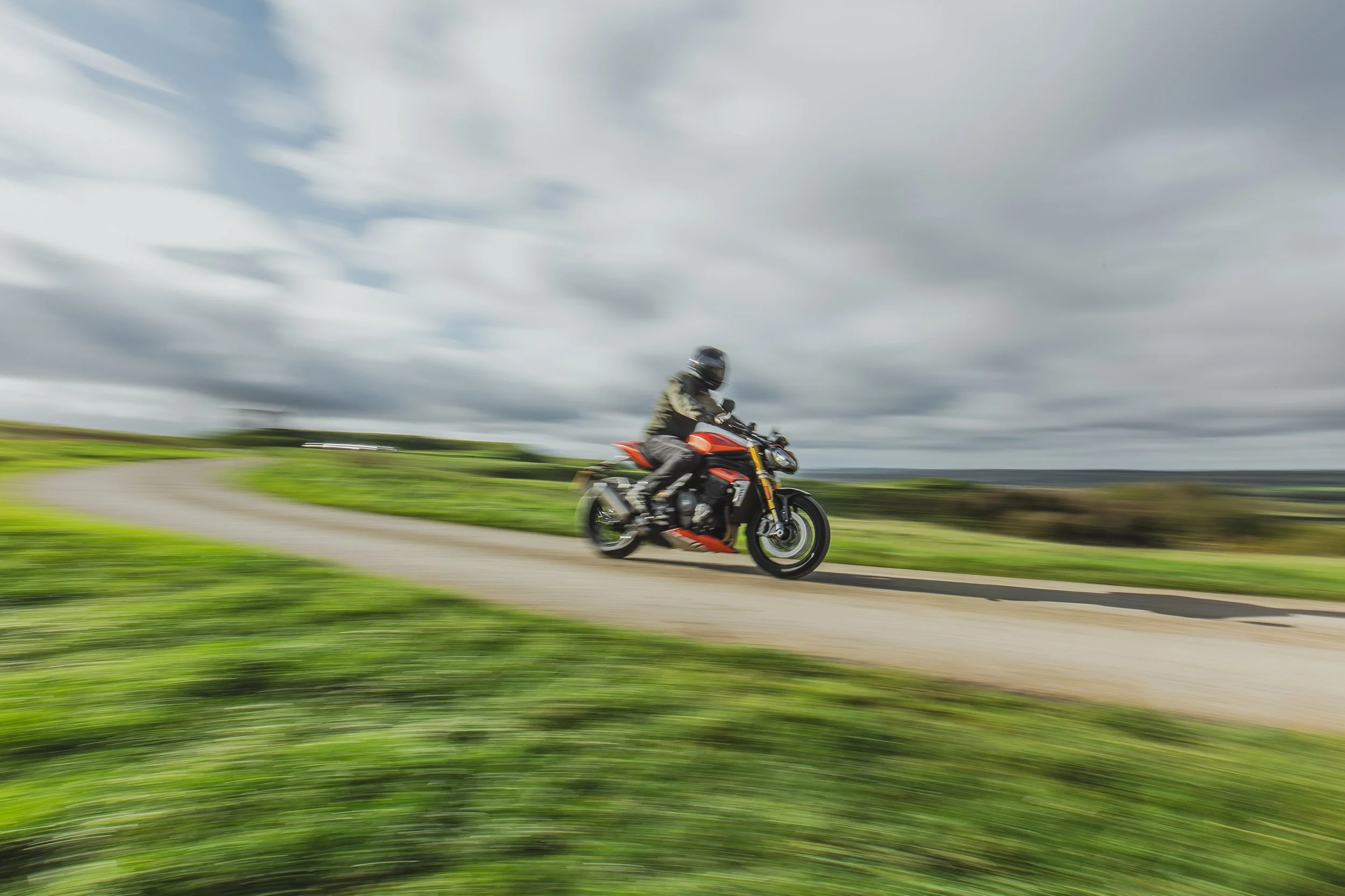 Triumph RS TRIPLE-13.jpg