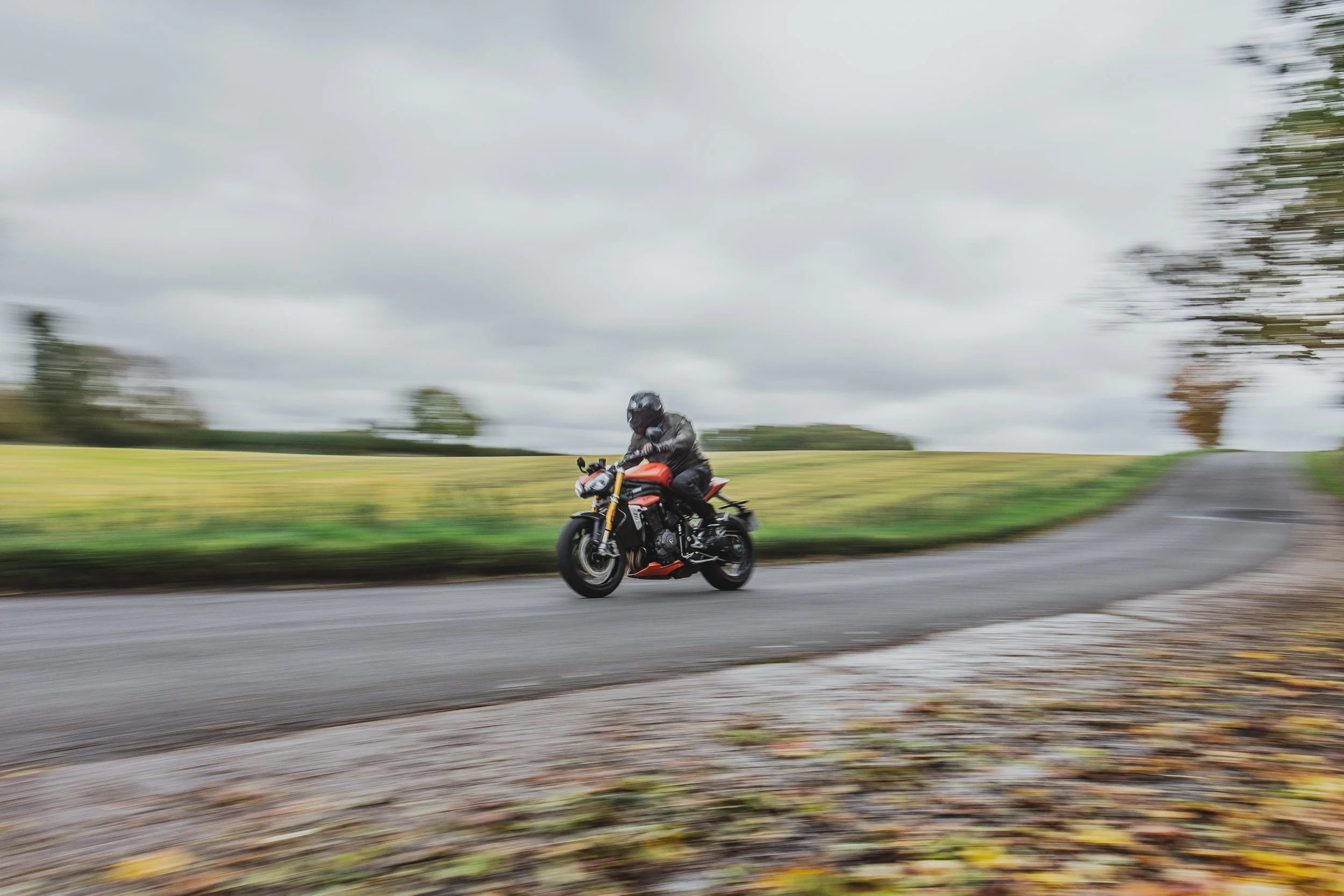 Triumph RS TRIPLE-08.jpg