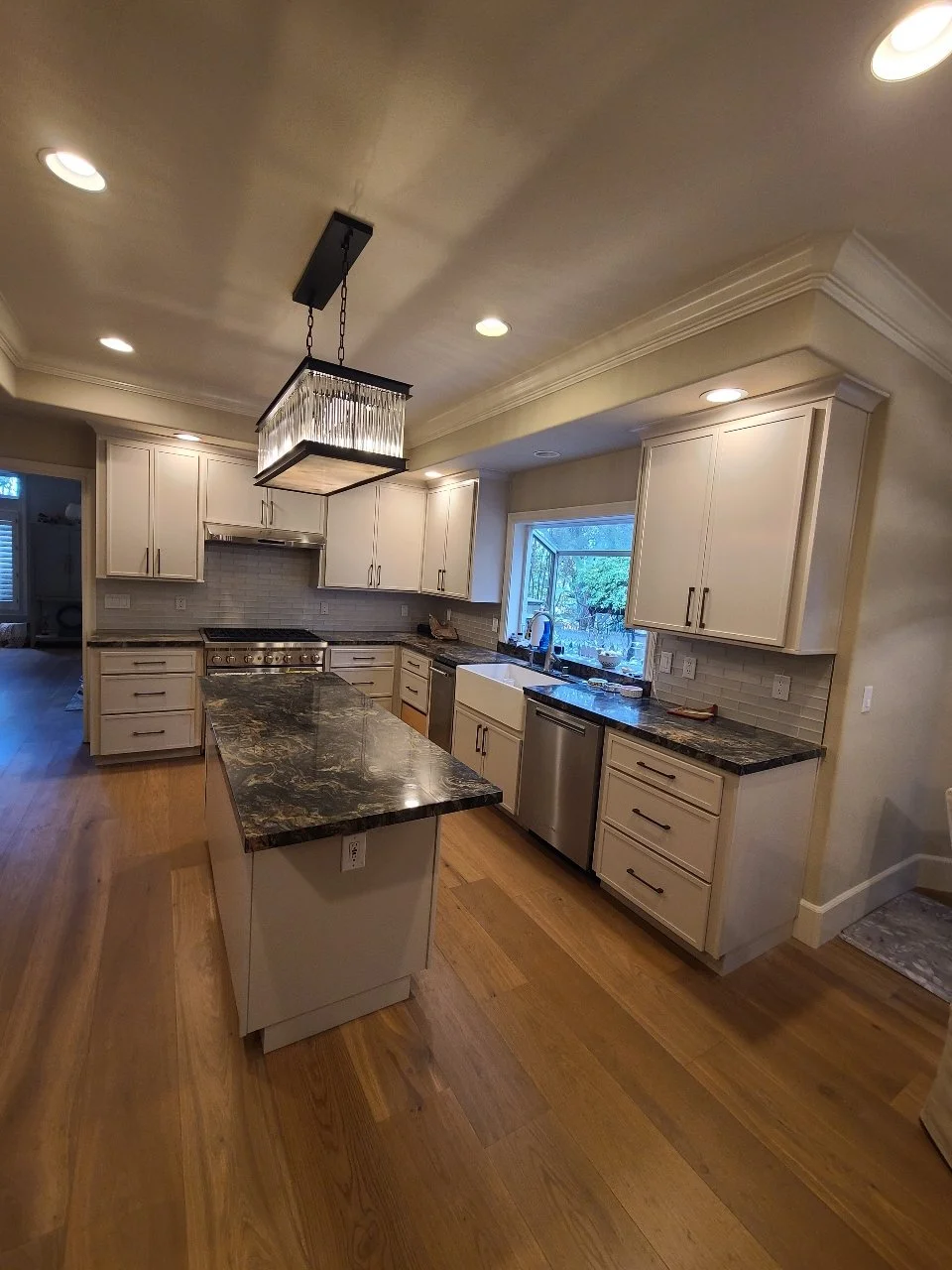 After - Slim Shaker in Accessible Beige